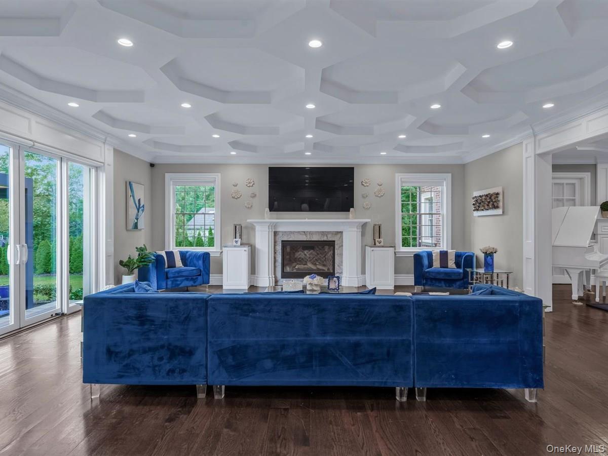 Single Family Harriman Nassau County, NY 11050, MLS-900881-10