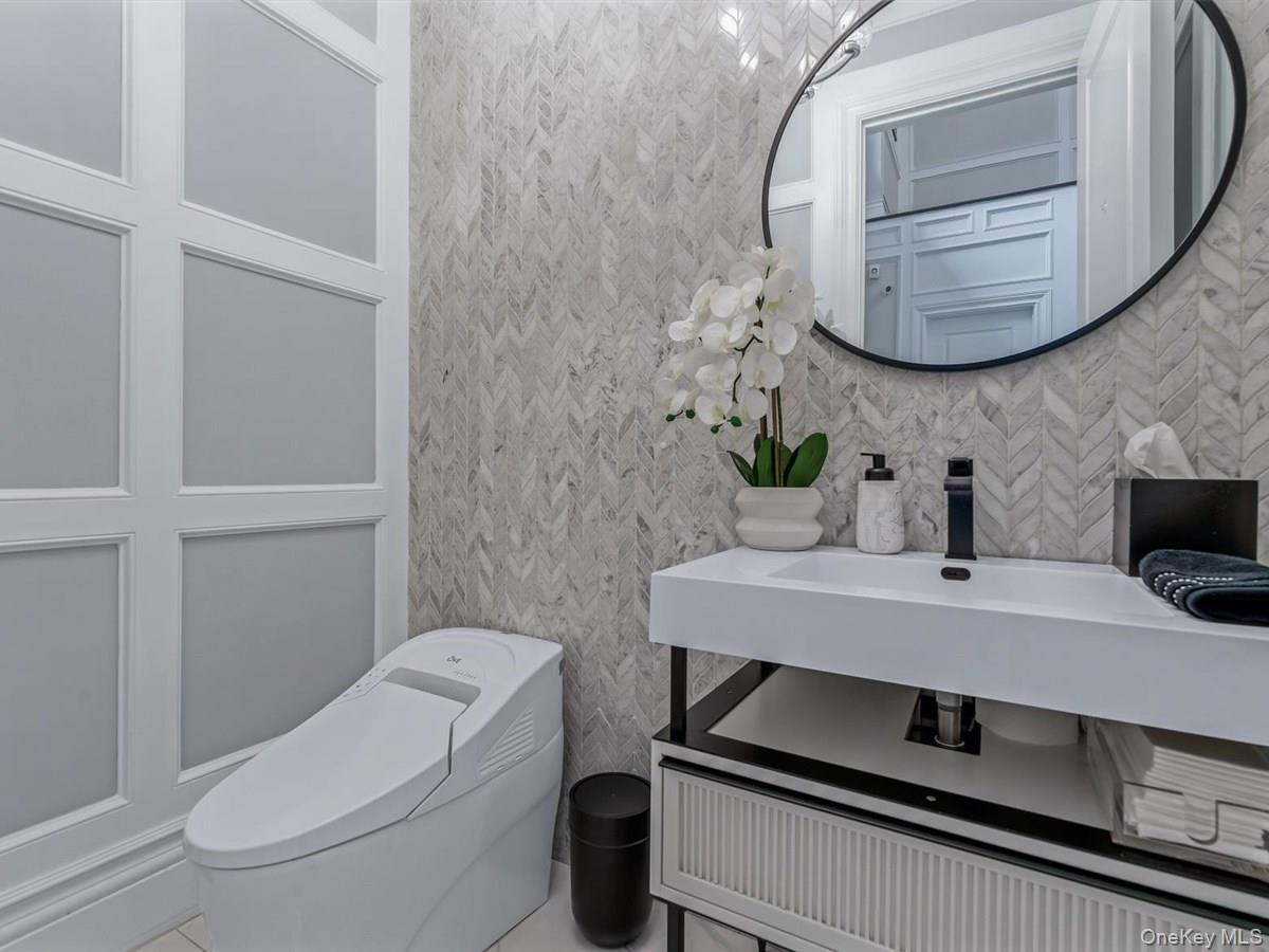 Single Family Harriman Nassau County, NY 11050, MLS-900881-14