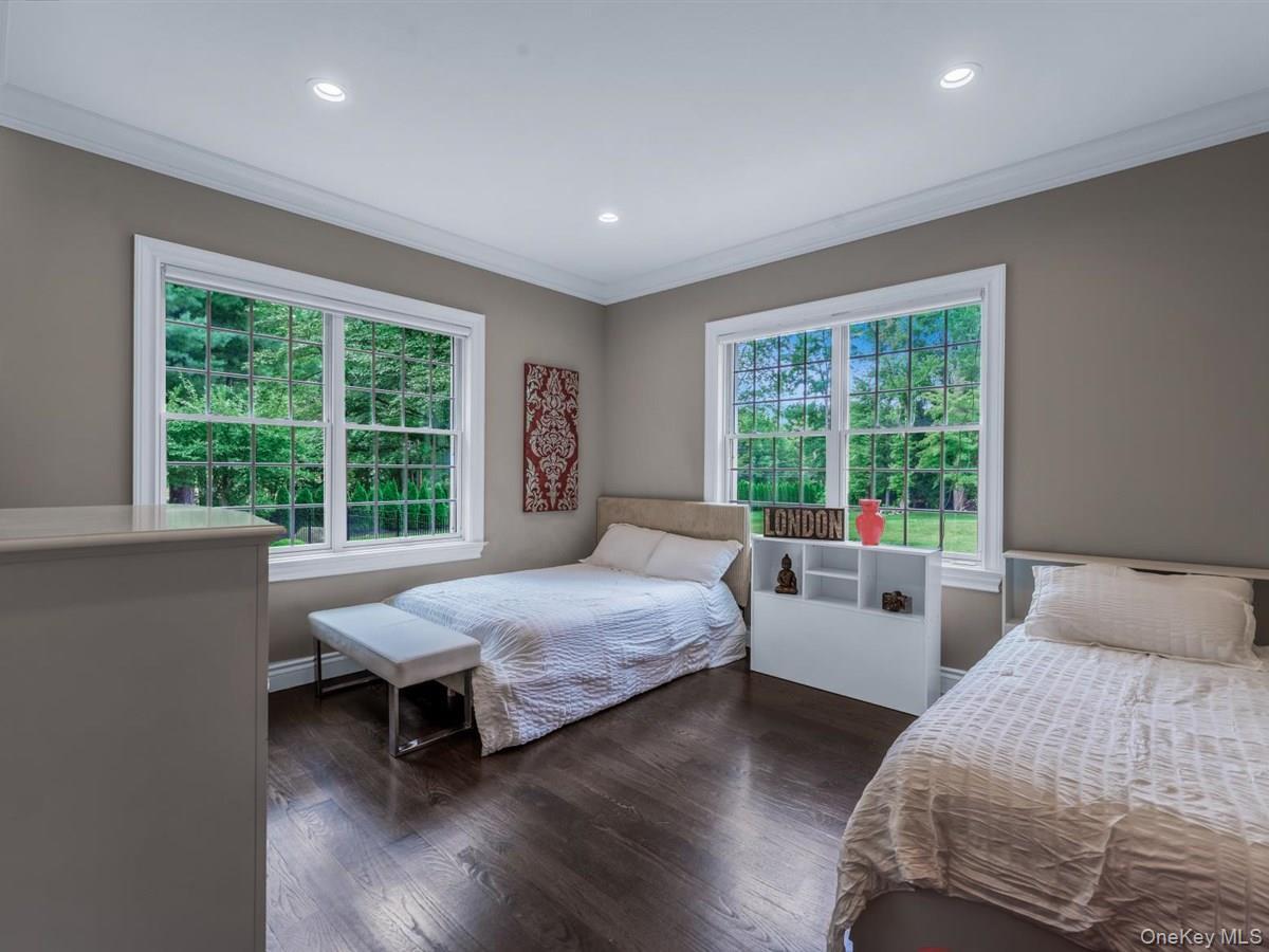 Single Family Harriman Nassau County, NY 11050, MLS-900881-20