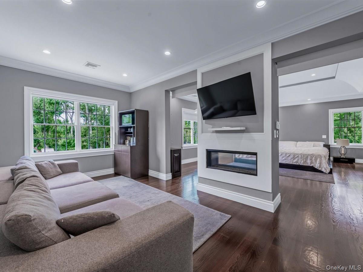 Single Family Harriman Nassau County, NY 11050, MLS-900881-23