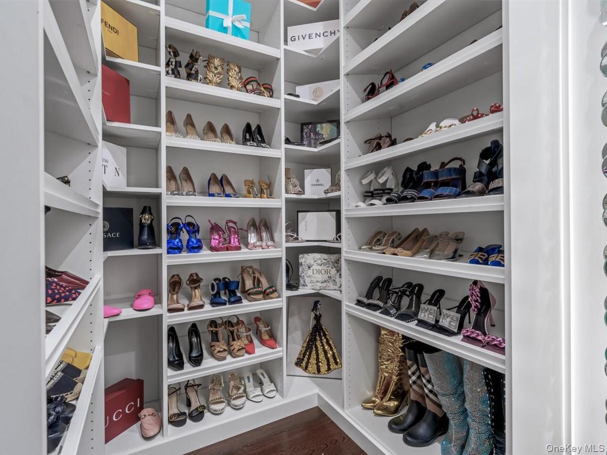 Single Family Harriman Nassau County, NY 11050, MLS-900881-25