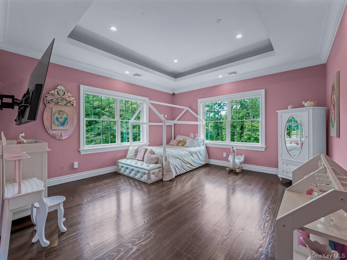 Single Family Harriman Nassau County, NY 11050, MLS-900881-32