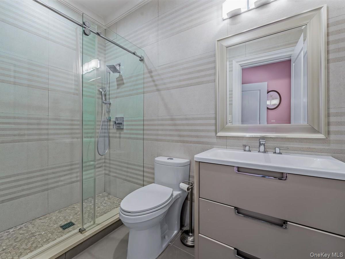 Single Family Harriman Nassau County, NY 11050, MLS-900881-33