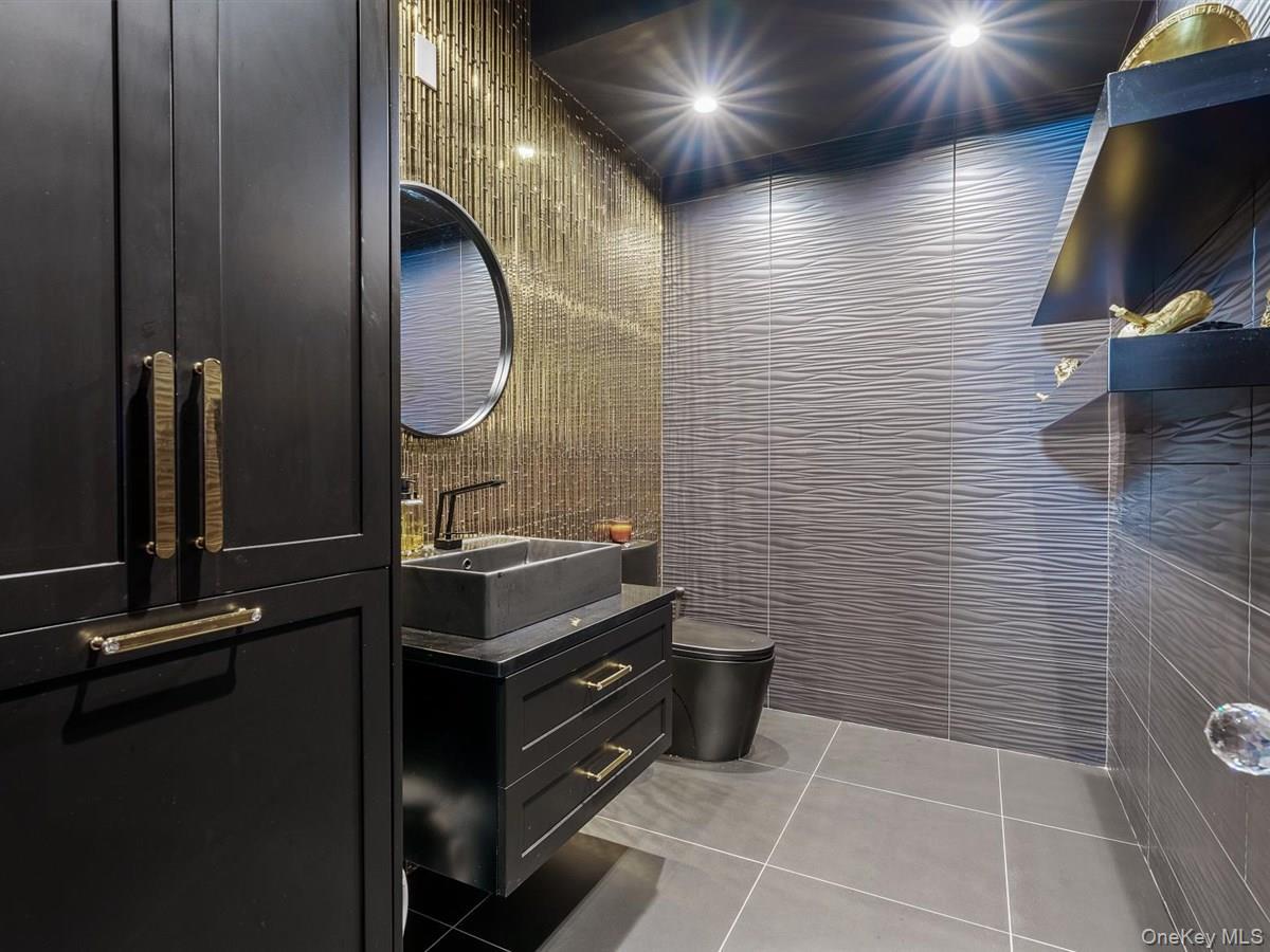 Single Family Harriman Nassau County, NY 11050, MLS-900881-42