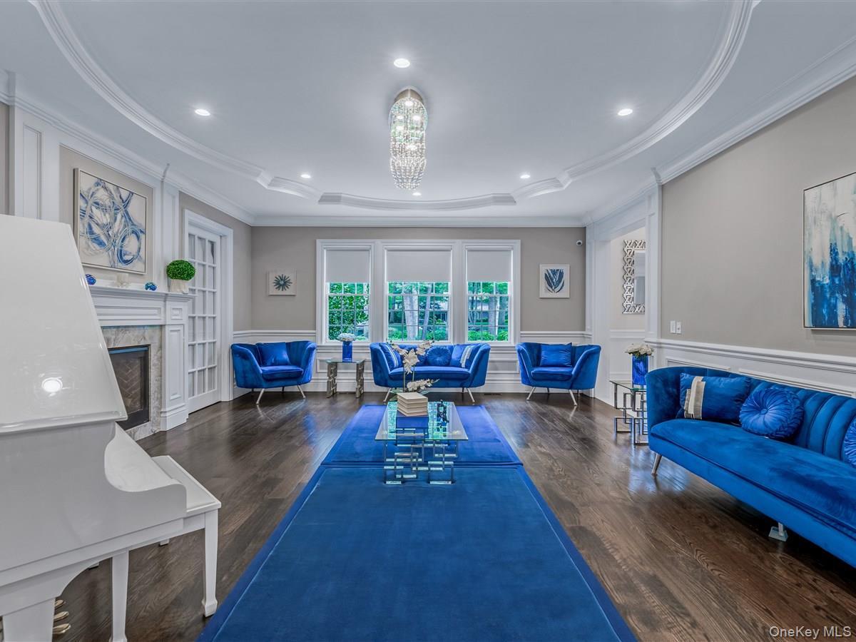 Single Family Harriman Nassau County, NY 11050, MLS-900881-8