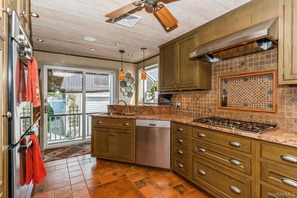 Single Family Howell  Nassau County, NY 11710, MLS-900905-11