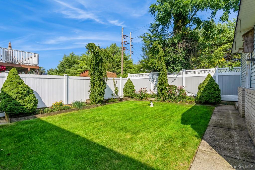 Single Family Howell  Nassau County, NY 11710, MLS-900905-3