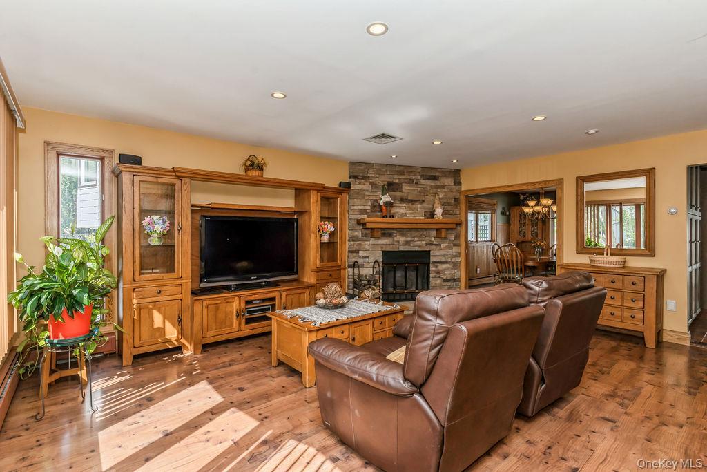 Single Family Howell  Nassau County, NY 11710, MLS-900905-6