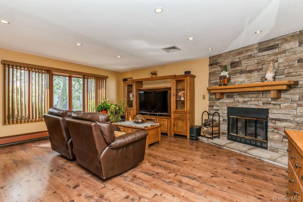 Single Family Howell  Nassau County, NY 11710, MLS-900905-7