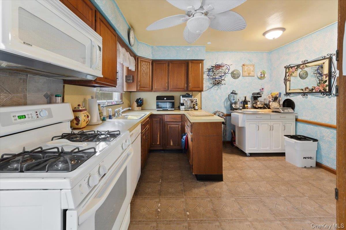 Single Family Cresthill Westchester County, NY 10710, MLS-900906-10