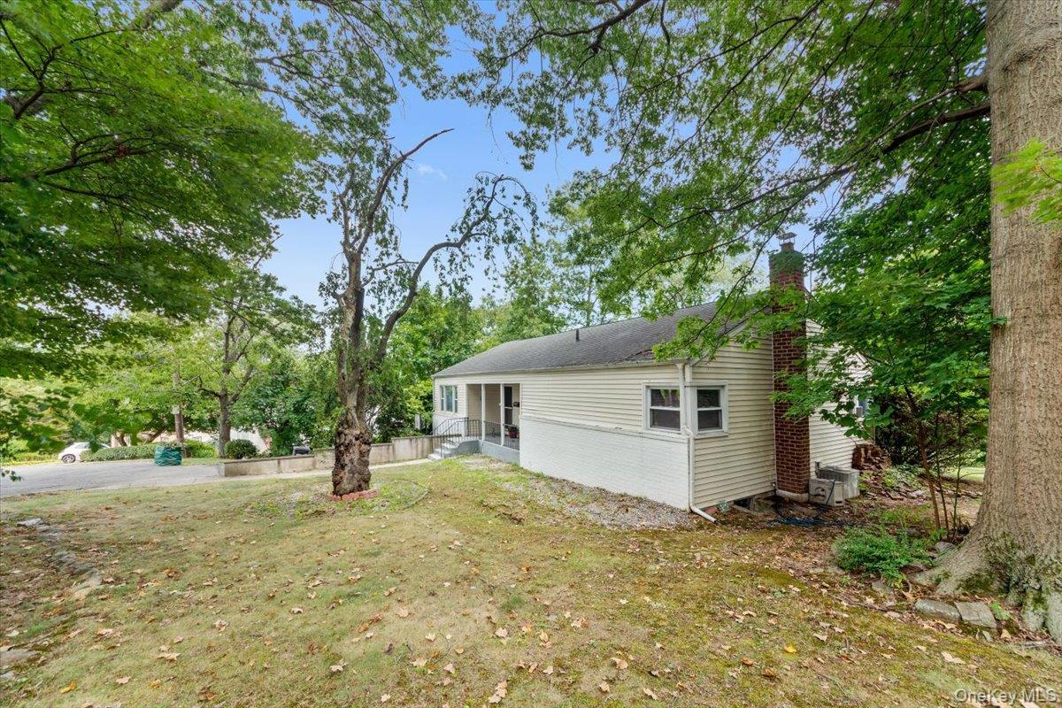 Single Family Cresthill Westchester County, NY 10710, MLS-900906-27