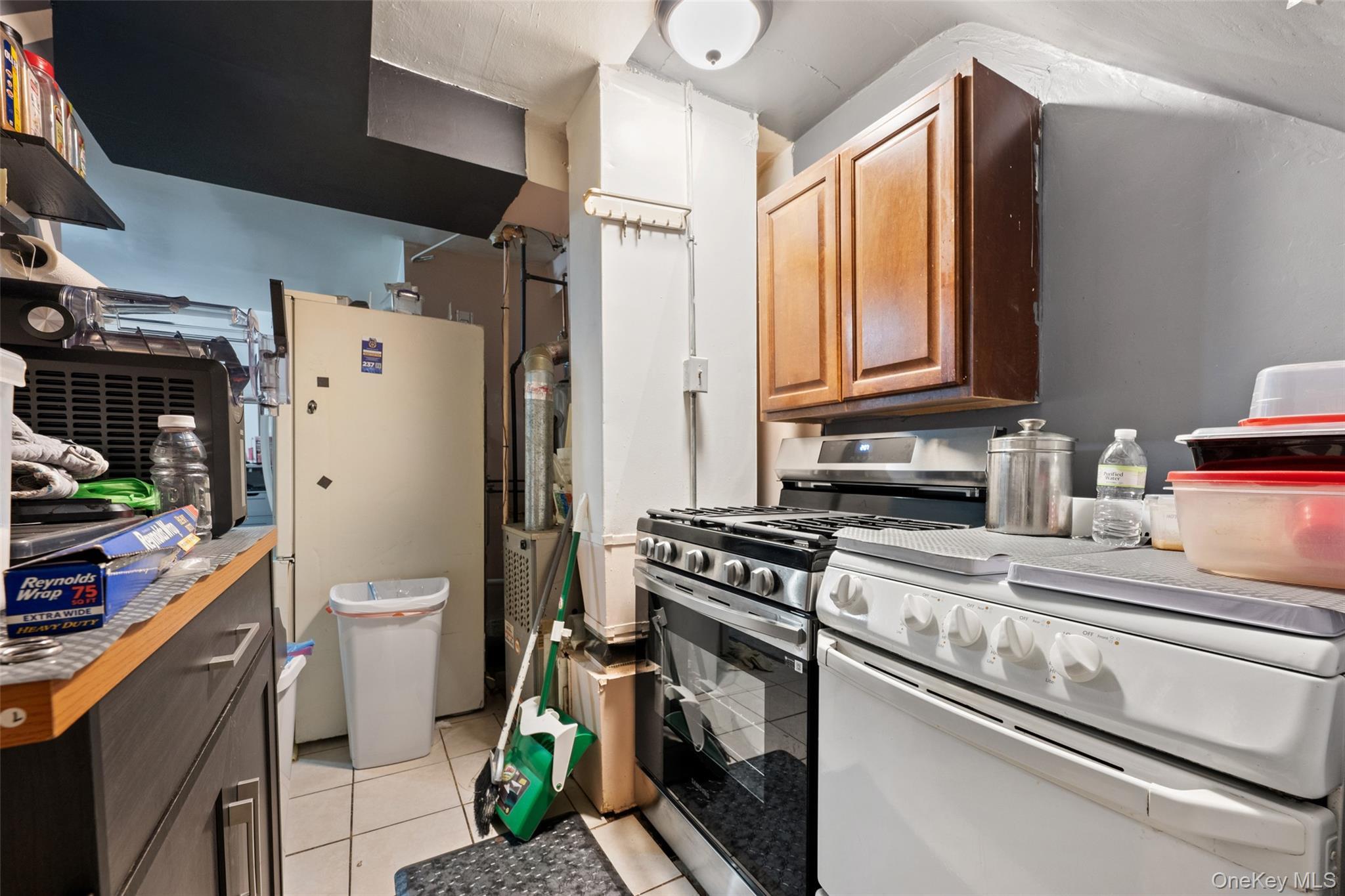 Single Family 220th  Bronx, NY 10469, MLS-900910-11