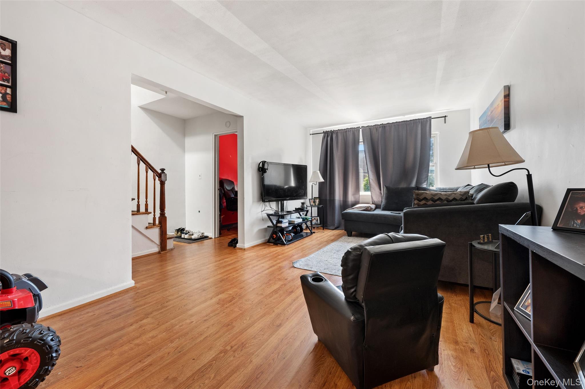Single Family 220th  Bronx, NY 10469, MLS-900910-3