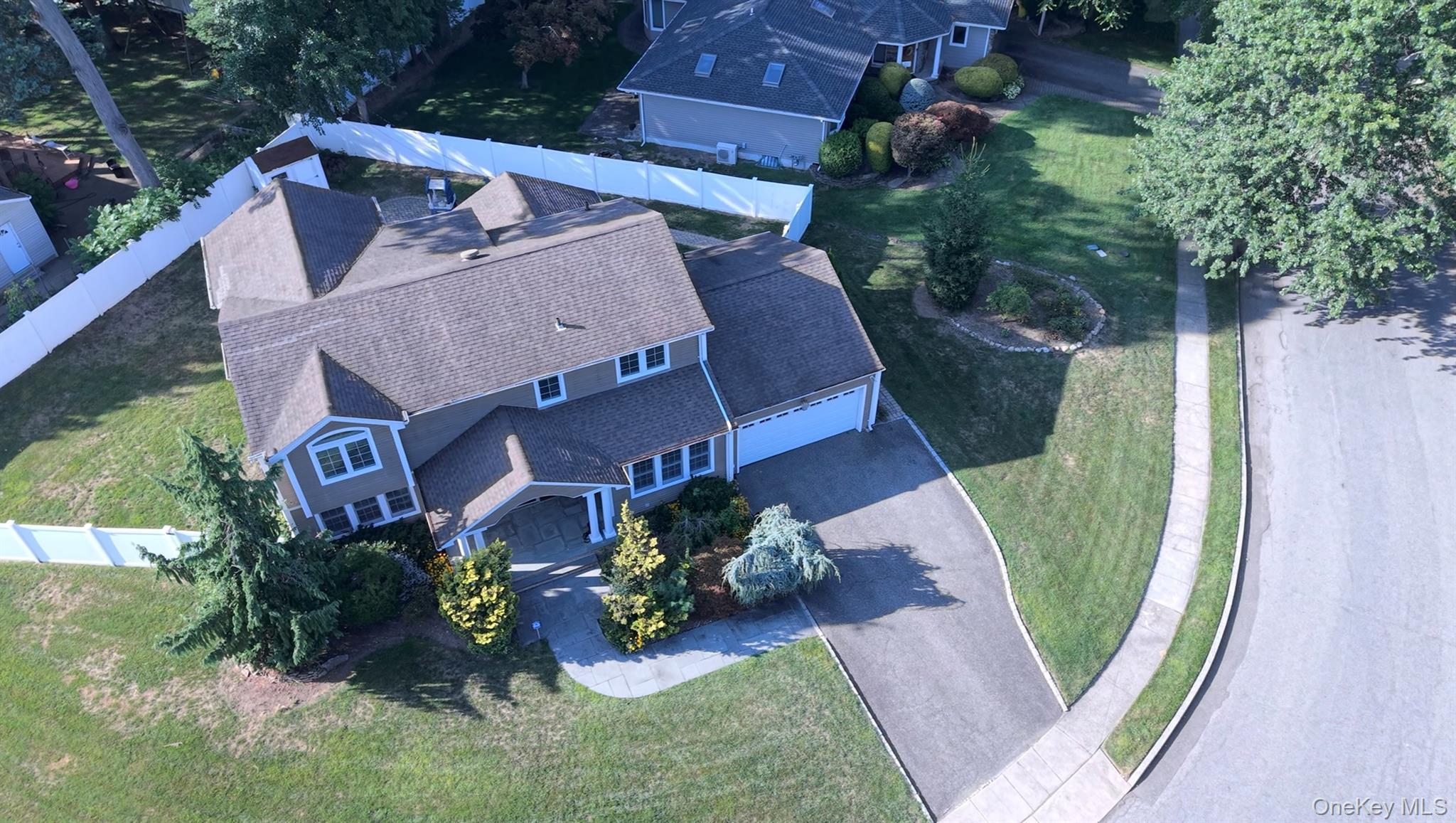 Single Family Moss Nassau County, NY 11753, MLS-900921-3