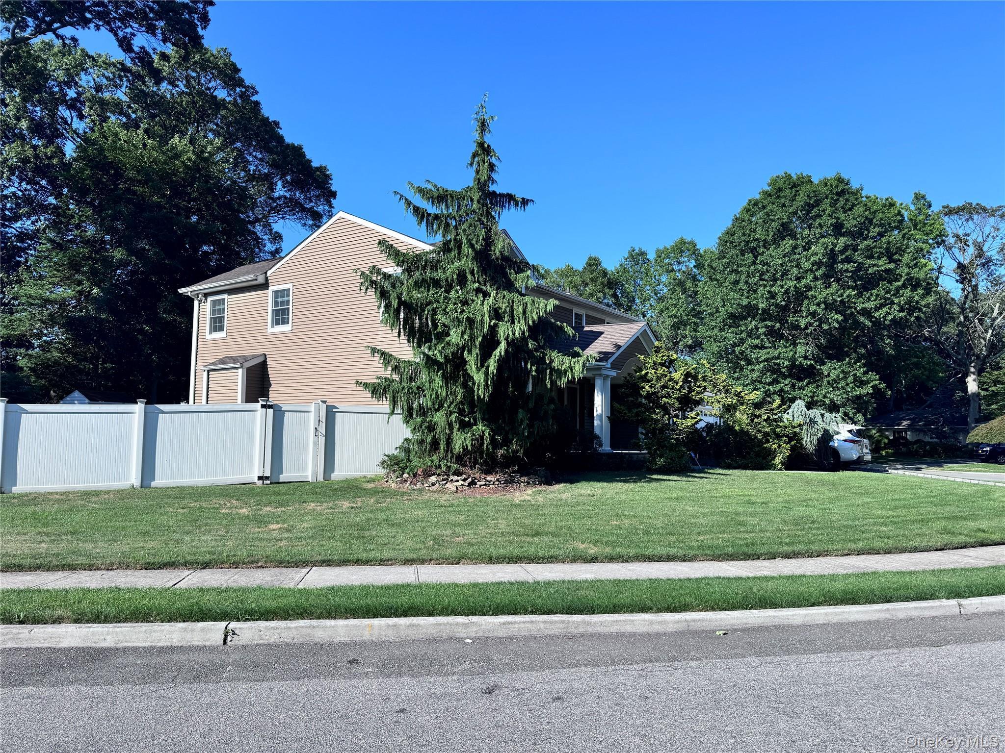 Single Family Moss Nassau County, NY 11753, MLS-900921-32