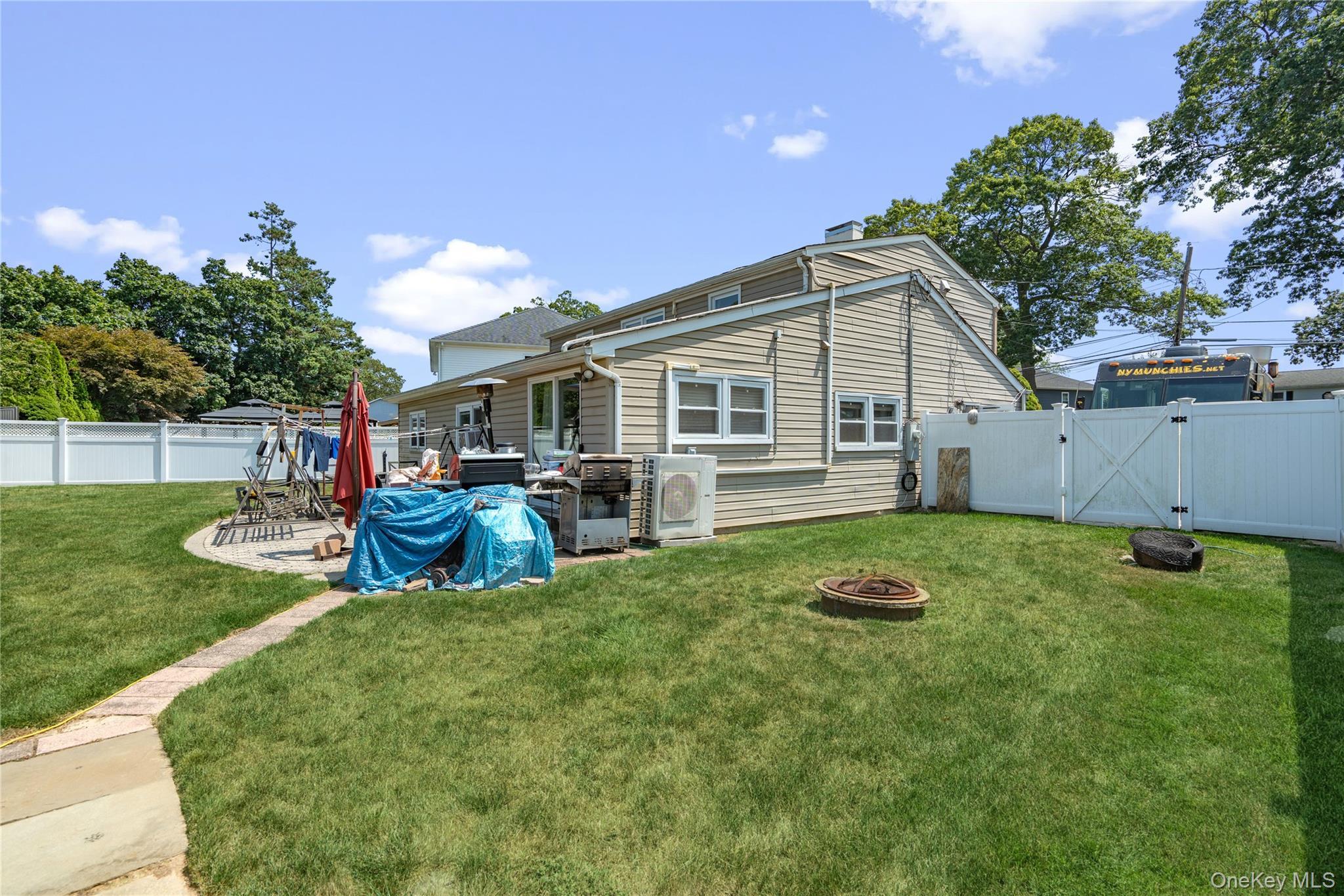 Single Family Rugby Nassau County, NY 11758, MLS-900927-26