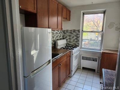 Coop Bronx River  Westchester County, NY 10704, MLS-900971-5