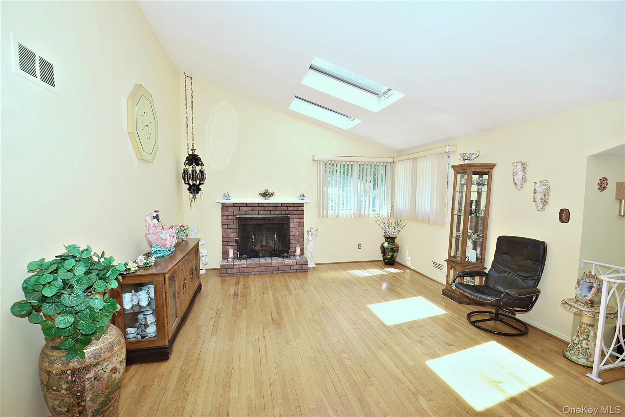Single Family Lauren Suffolk County, NY 11746, MLS-900980-10