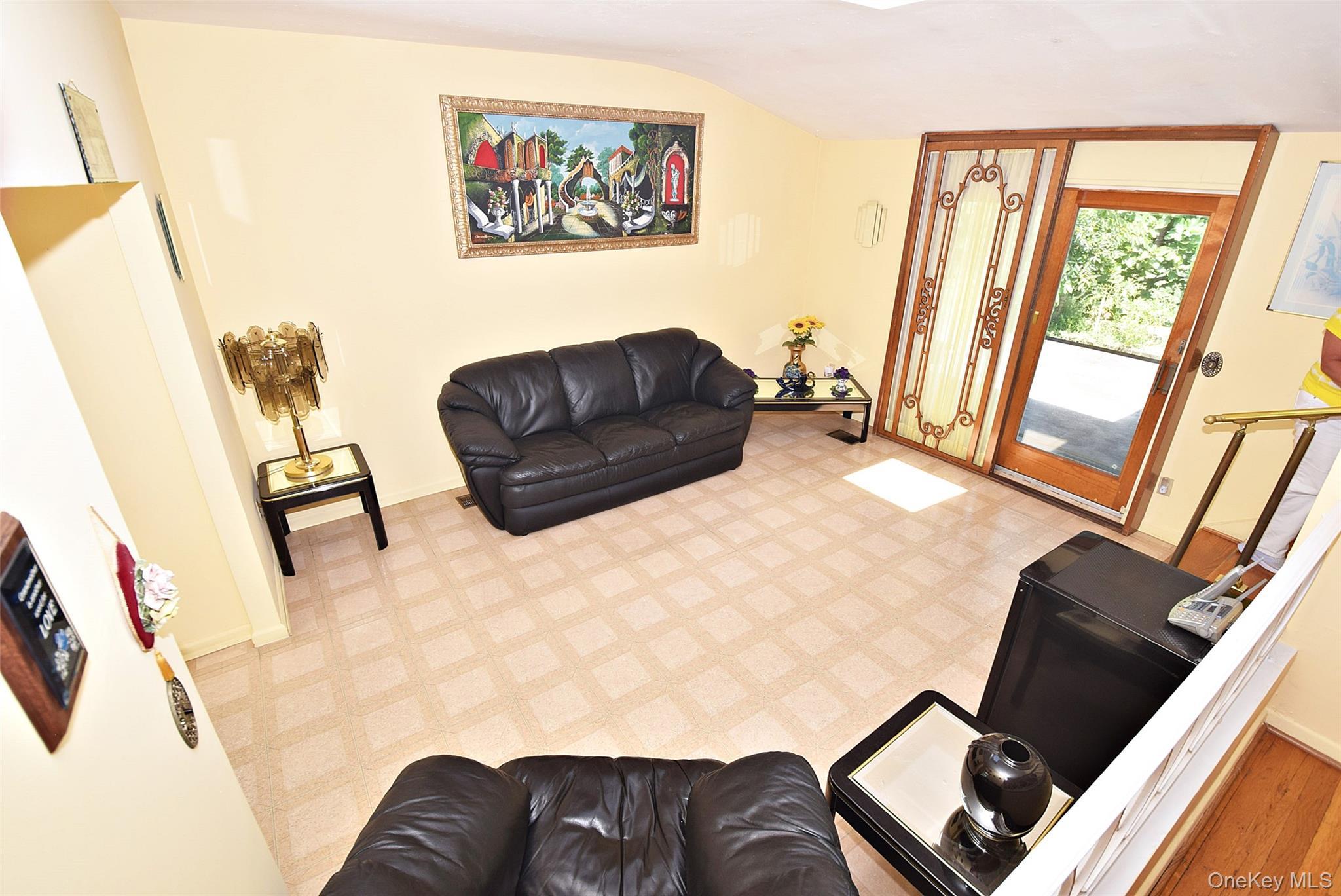 Single Family Lauren Suffolk County, NY 11746, MLS-900980-12