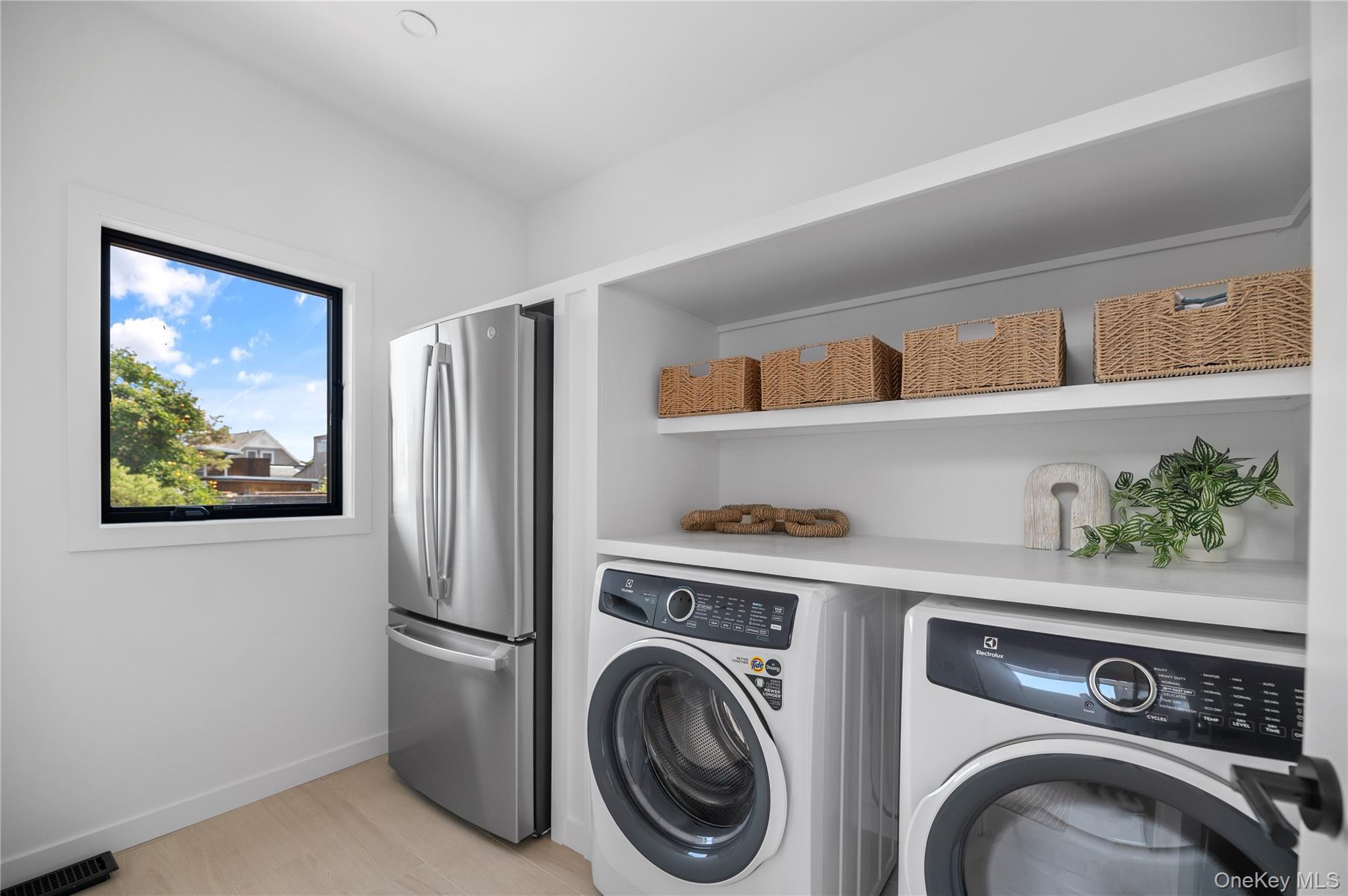 Single Family Wilmot Suffolk County, NY 11770, MLS-901003-25