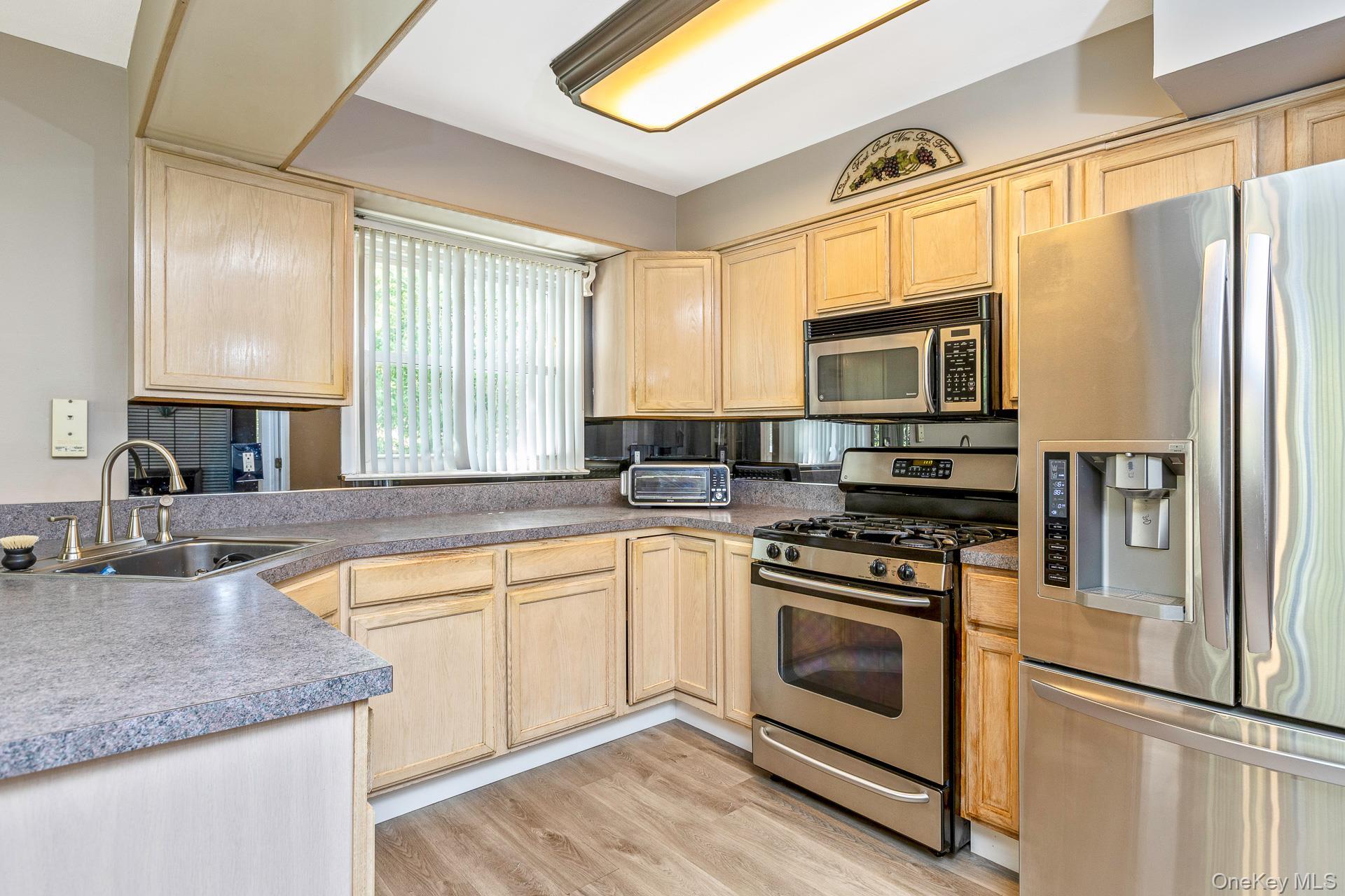 Single Family Happy Acres Suffolk County, NY 11967, MLS-901008-11