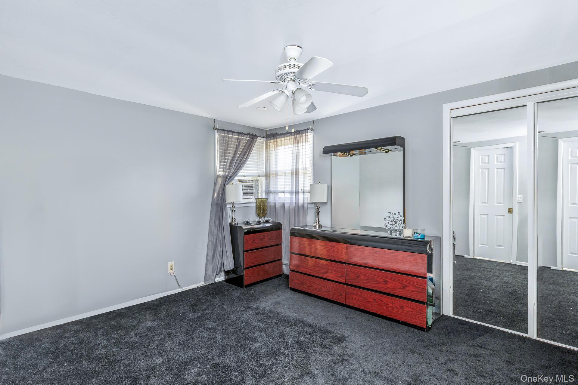 Single Family Happy Acres Suffolk County, NY 11967, MLS-901008-16