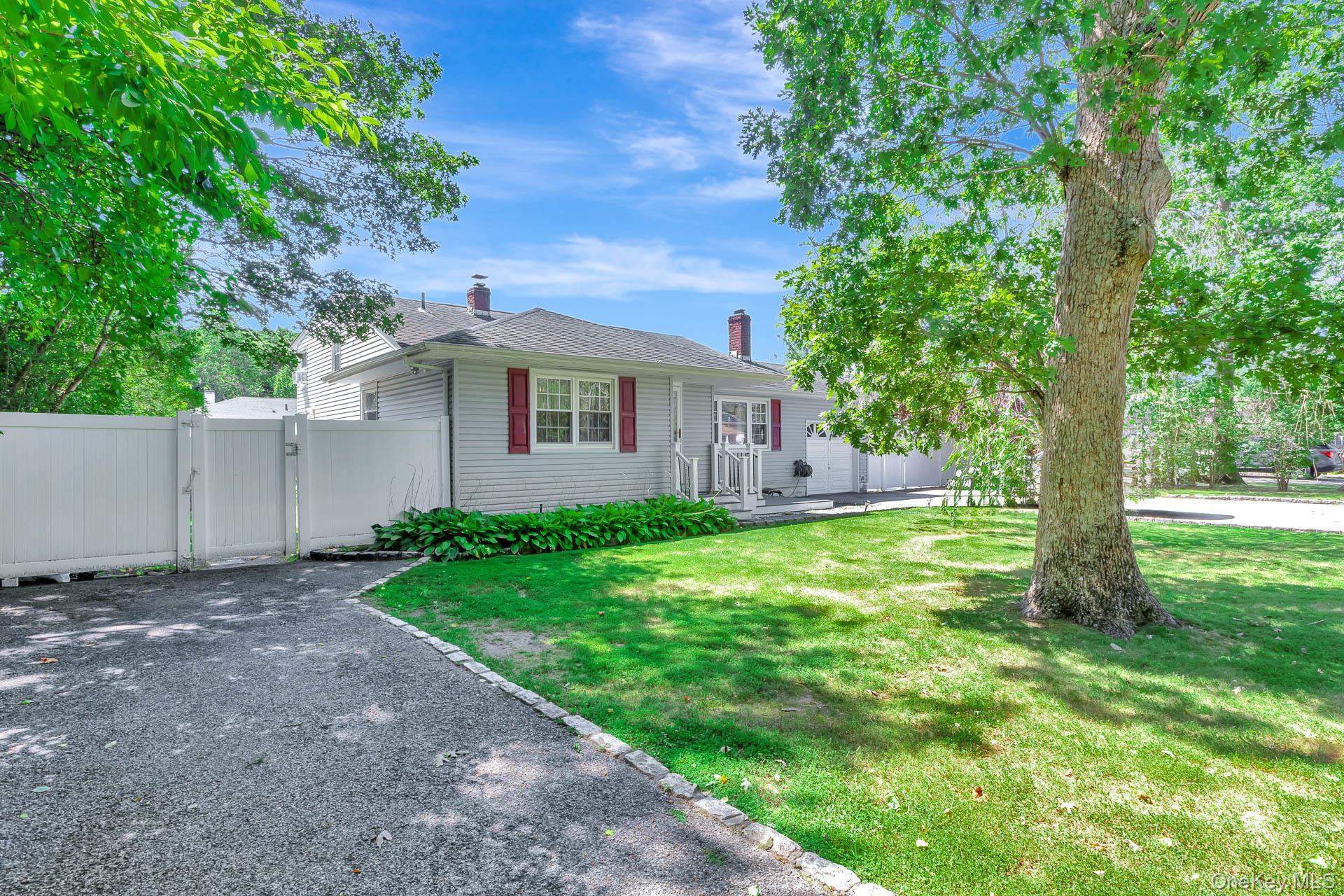 Single Family Happy Acres Suffolk County, NY 11967, MLS-901008-2