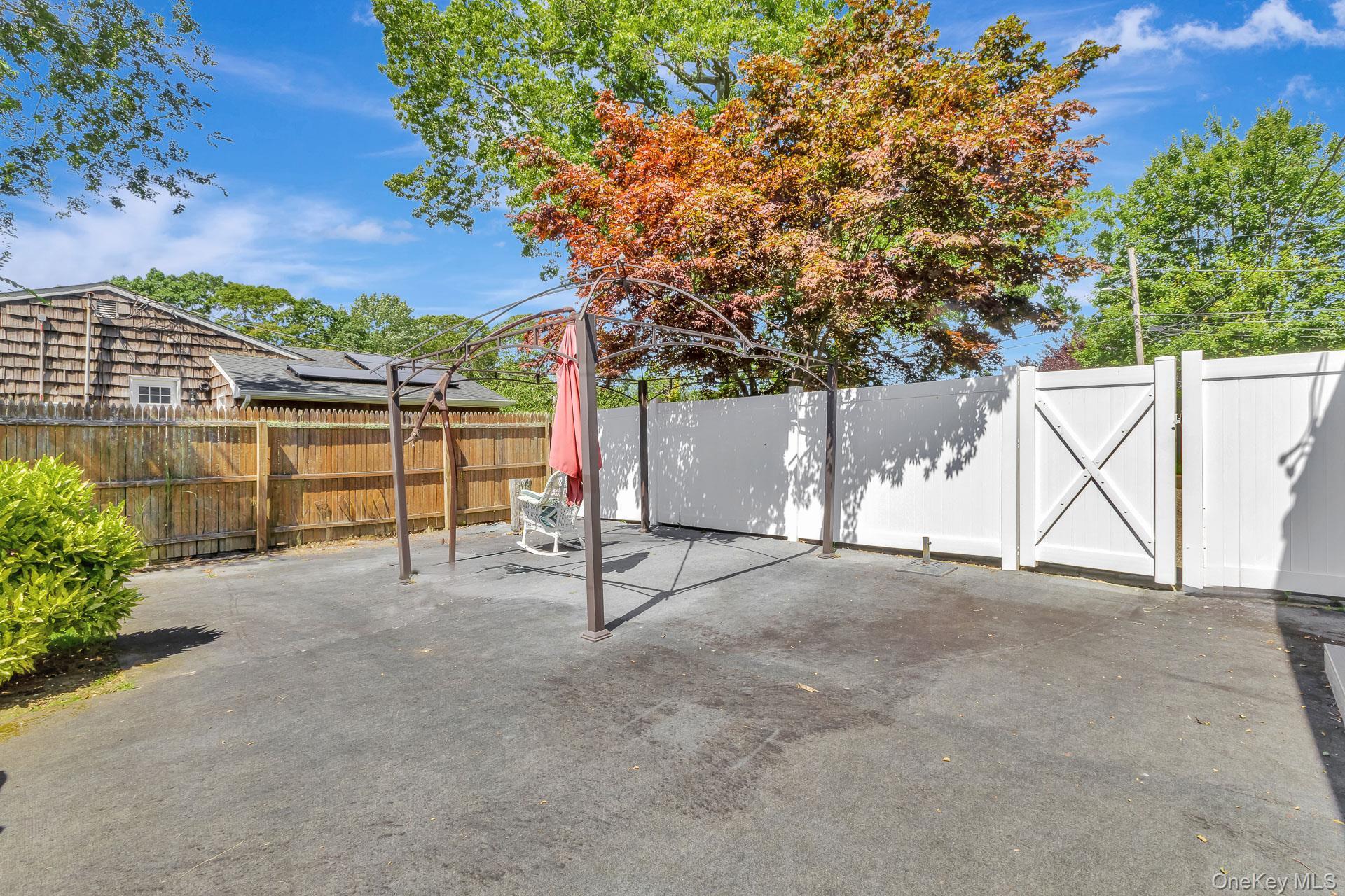 Single Family Happy Acres Suffolk County, NY 11967, MLS-901008-23