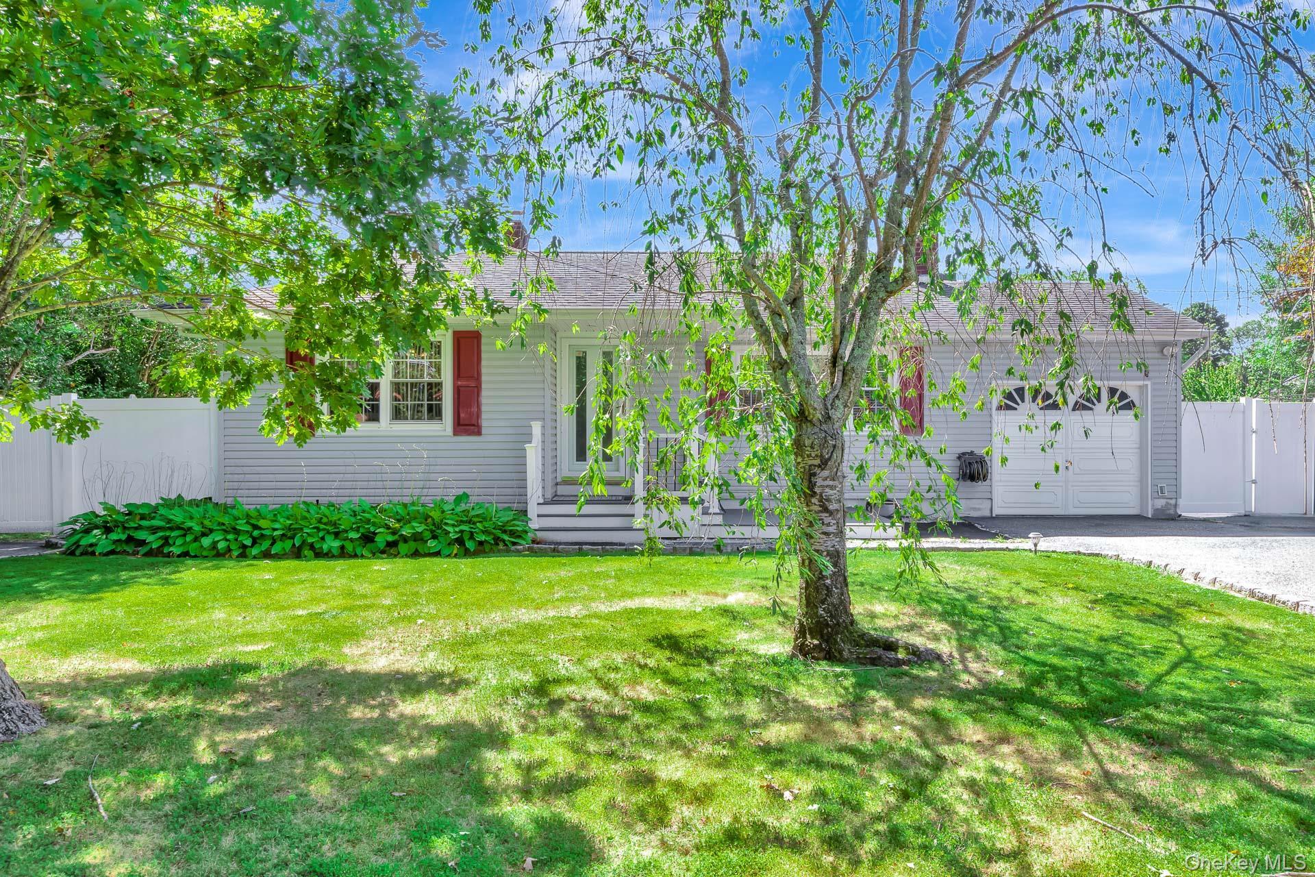 Single Family Happy Acres Suffolk County, NY 11967, MLS-901008-3