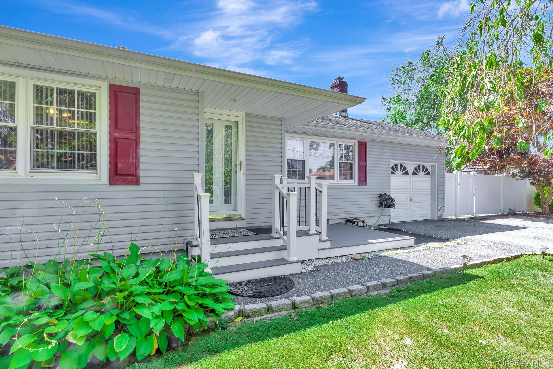 Single Family Happy Acres Suffolk County, NY 11967, MLS-901008-4