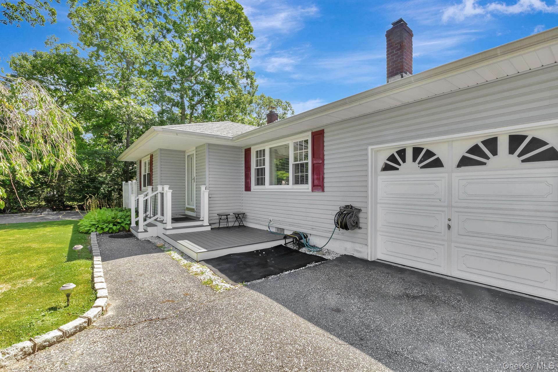 Single Family Happy Acres Suffolk County, NY 11967, MLS-901008-5