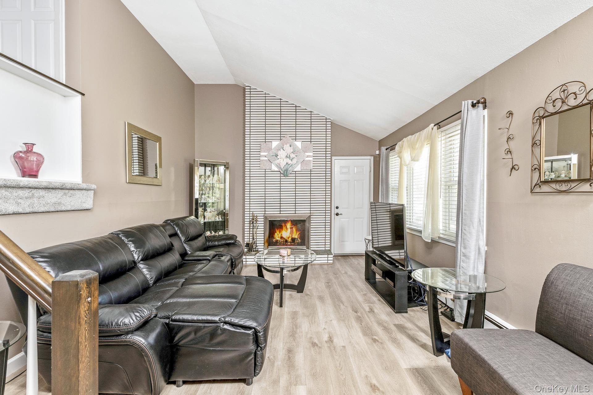 Single Family Happy Acres Suffolk County, NY 11967, MLS-901008-9