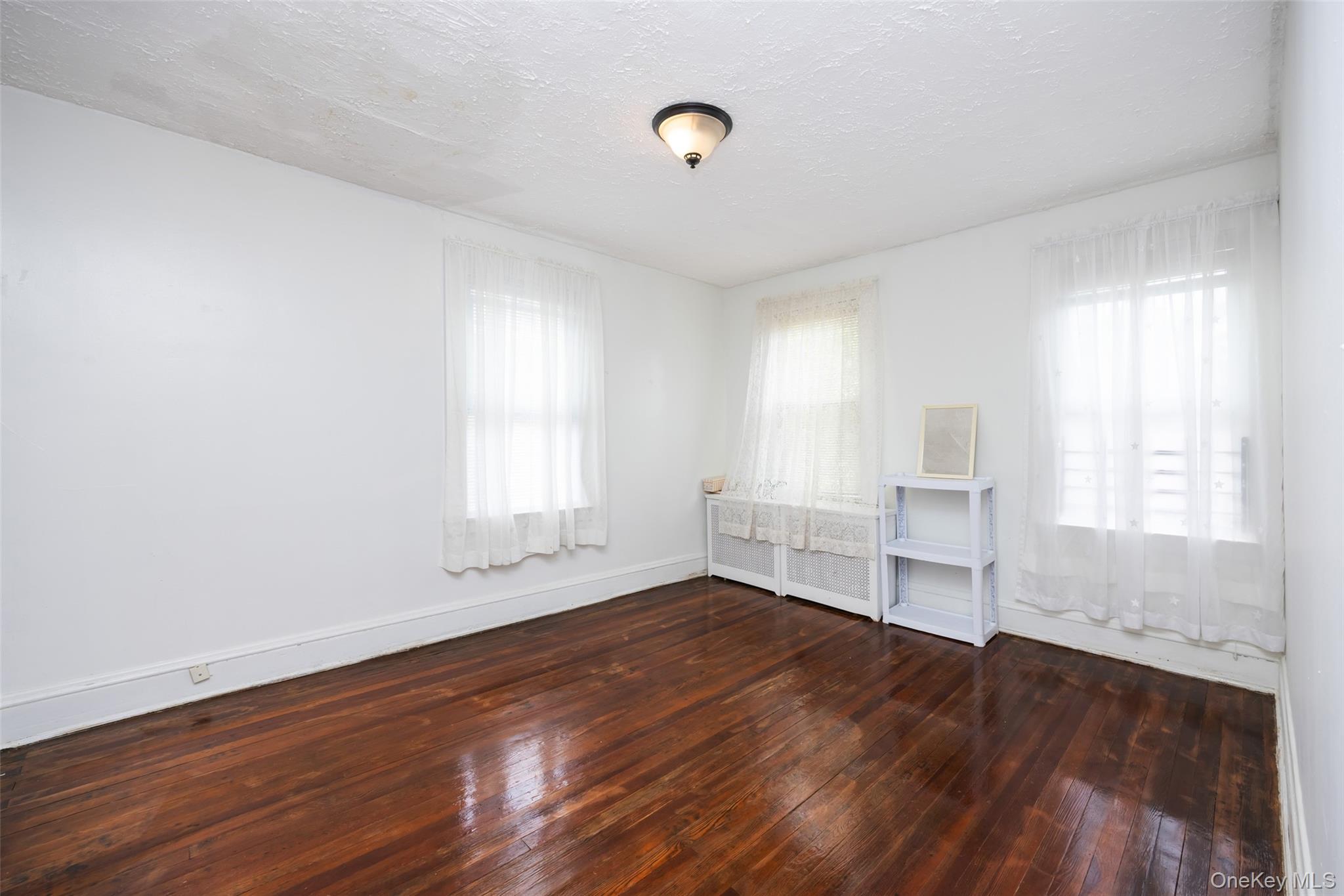 Single Family Mclaughlin  Queens, NY 11423, MLS-901019-21