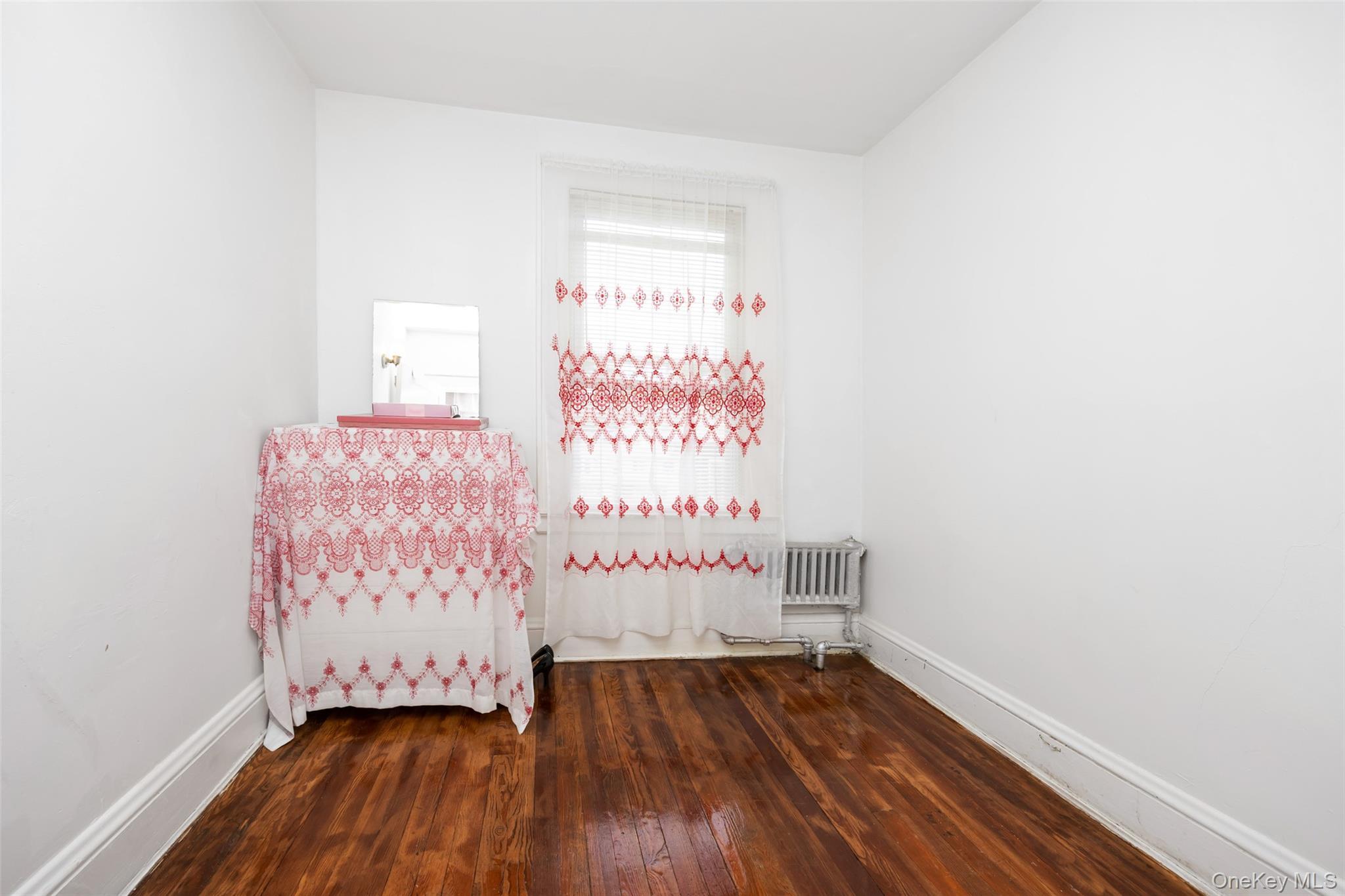 Single Family Mclaughlin  Queens, NY 11423, MLS-901019-24