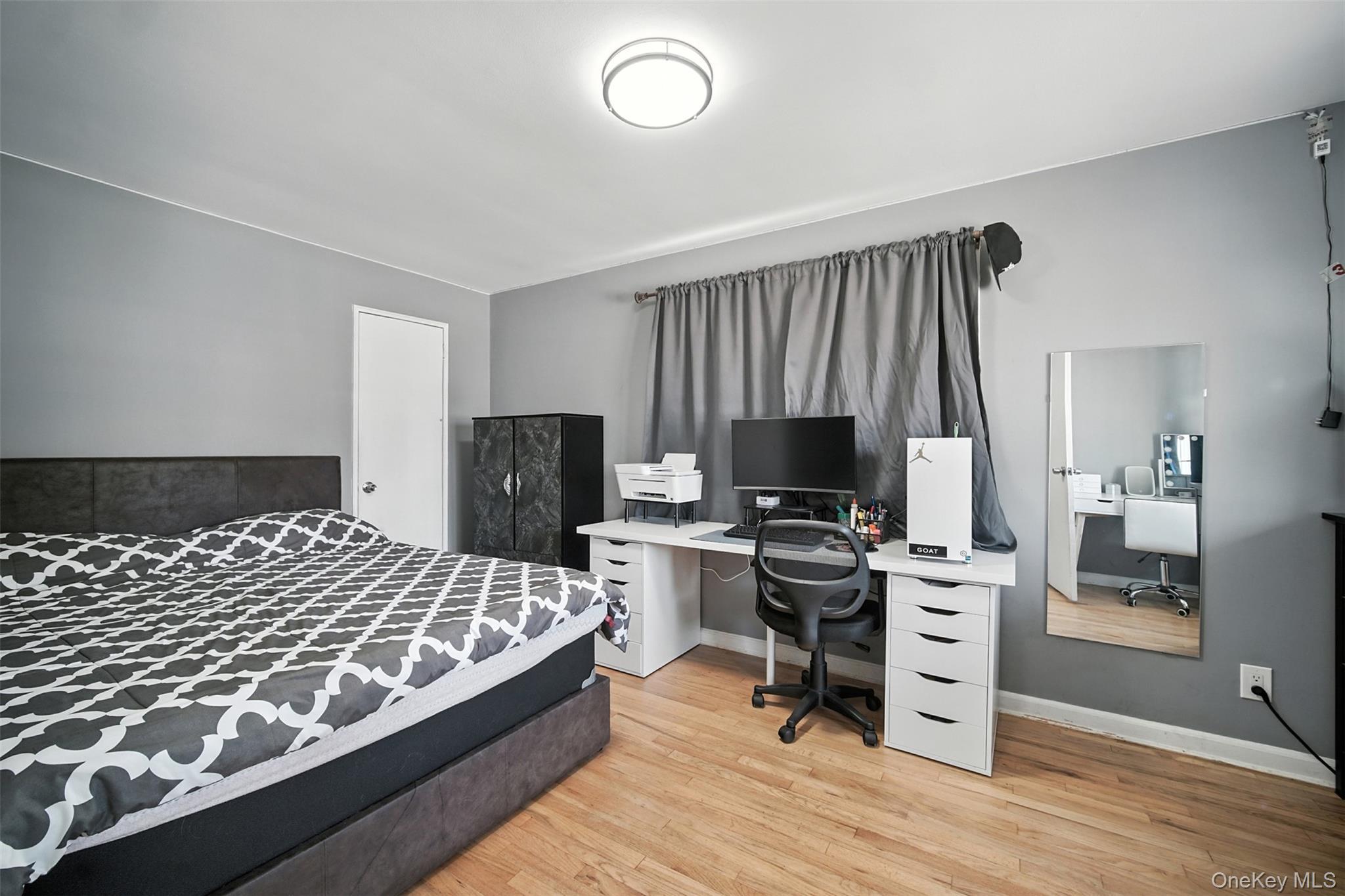 Single Family Casper Nassau County, NY 11580, MLS-901047-12