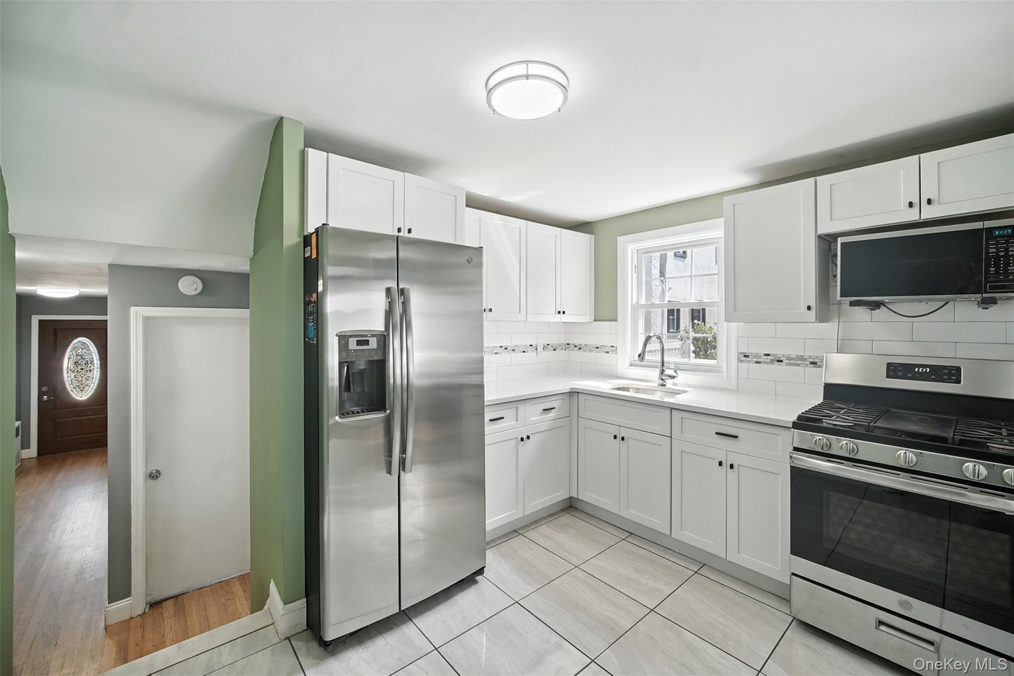 Single Family Casper Nassau County, NY 11580, MLS-901047-9