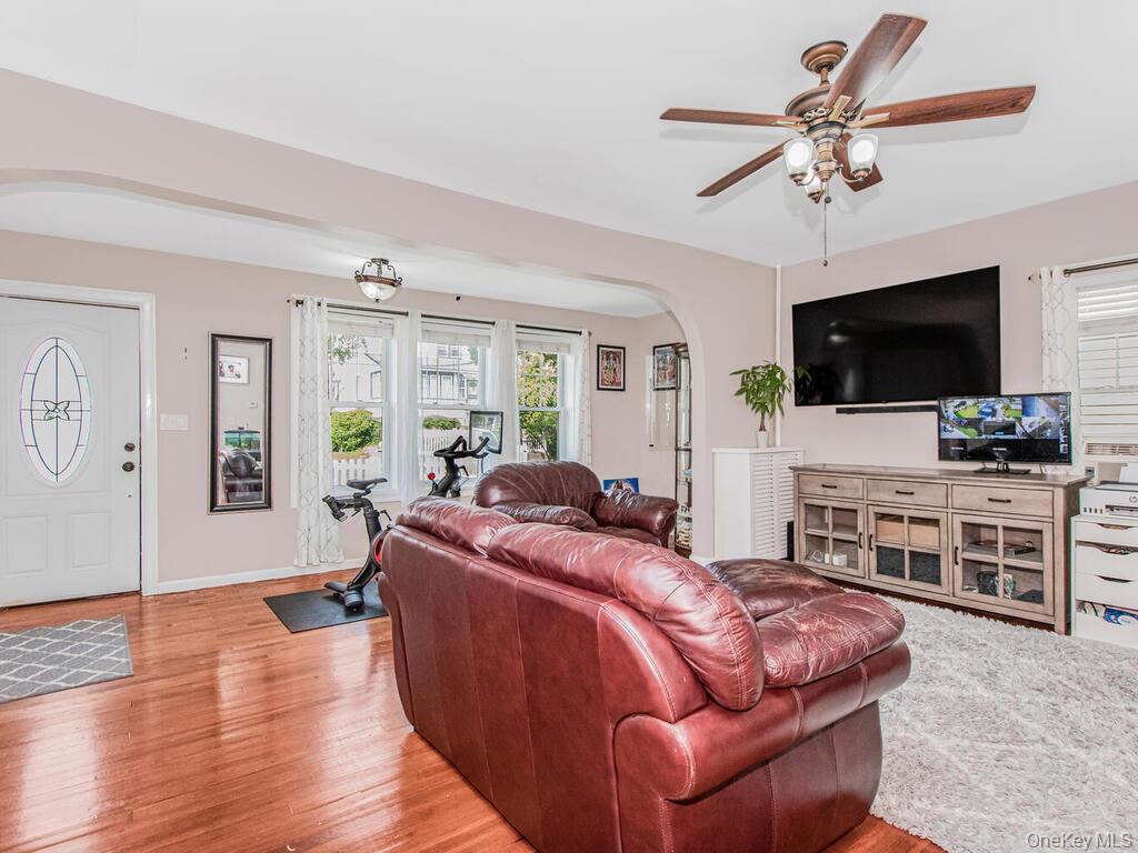 Single Family Rombouts  Bronx, NY 10466, MLS-901076-5