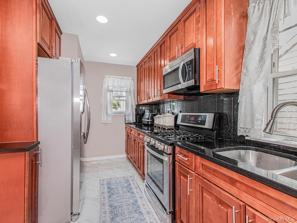Single Family Rombouts  Bronx, NY 10466, MLS-901076-9