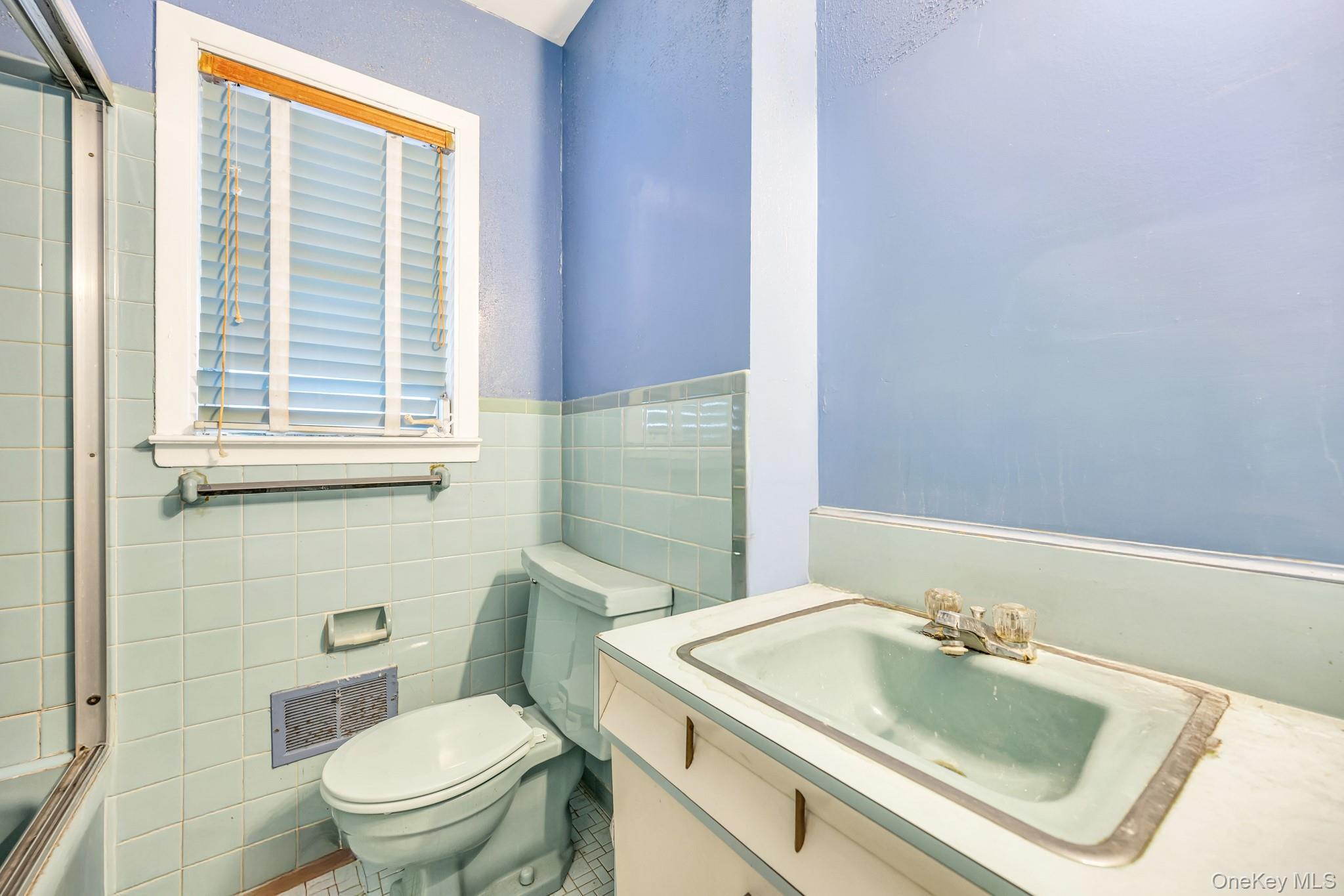 Single Family 89th Queens, NY 11414, MLS-901095-16