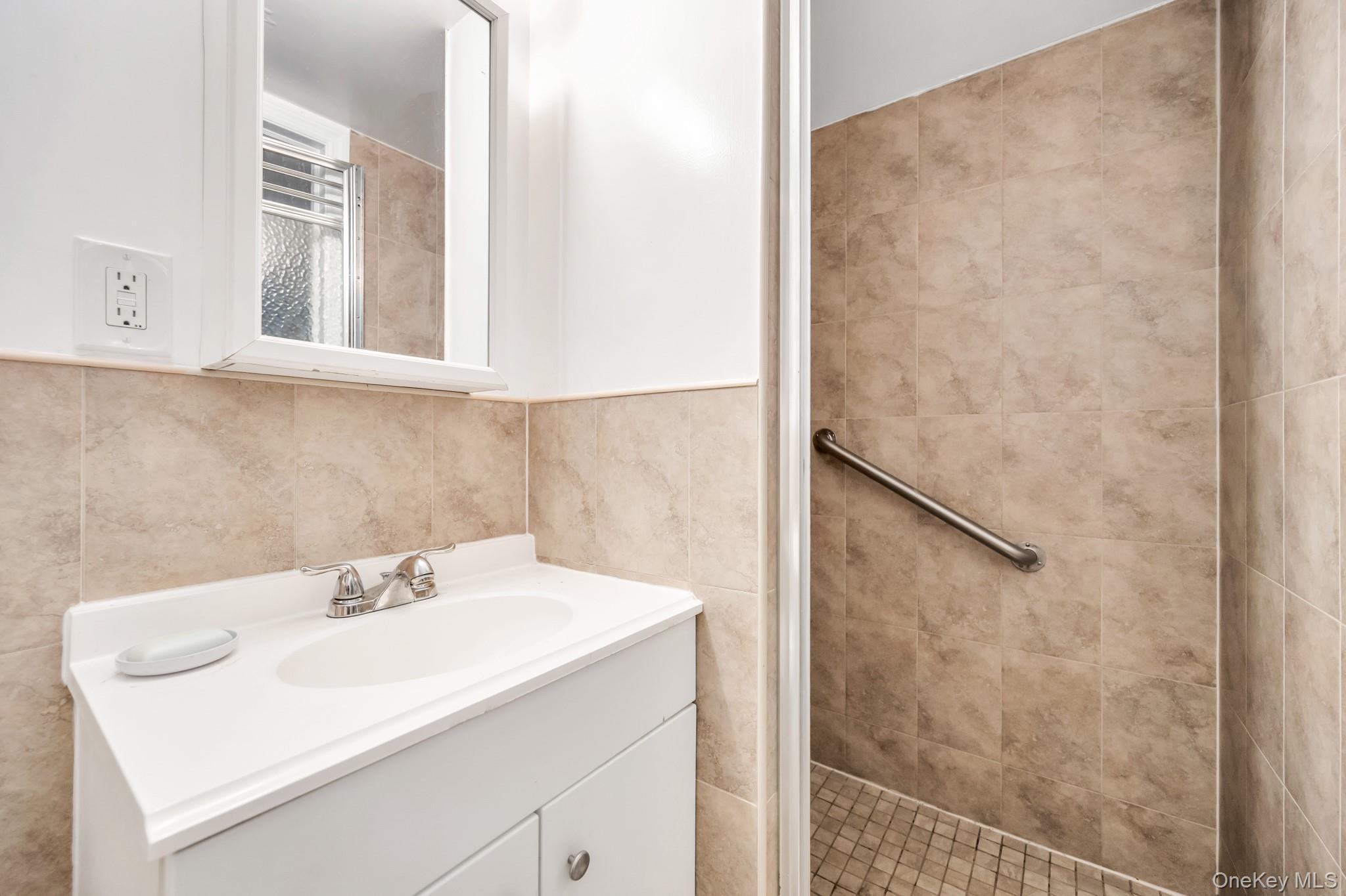 Single Family 89th Queens, NY 11414, MLS-901095-21