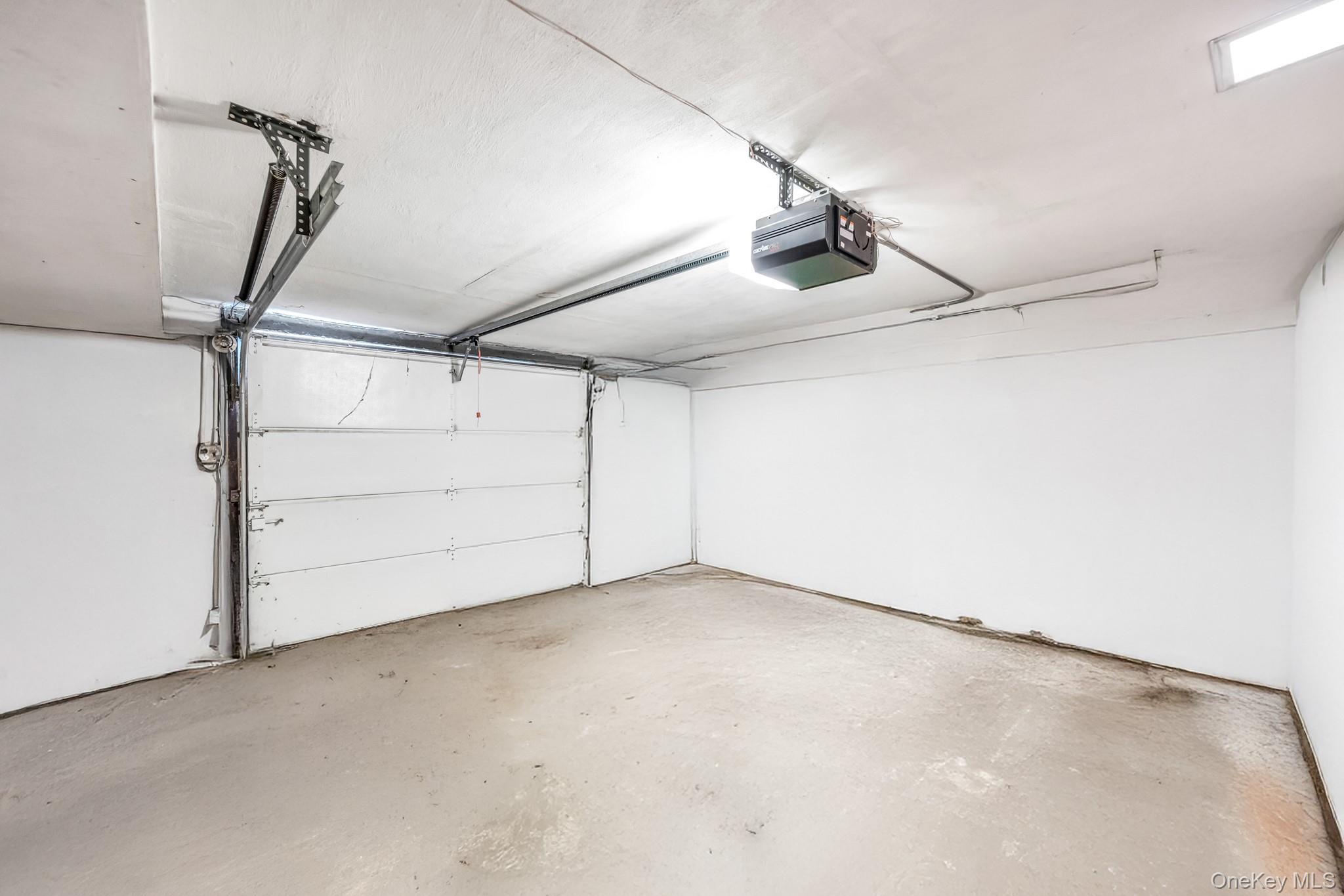 Single Family 89th Queens, NY 11414, MLS-901095-26