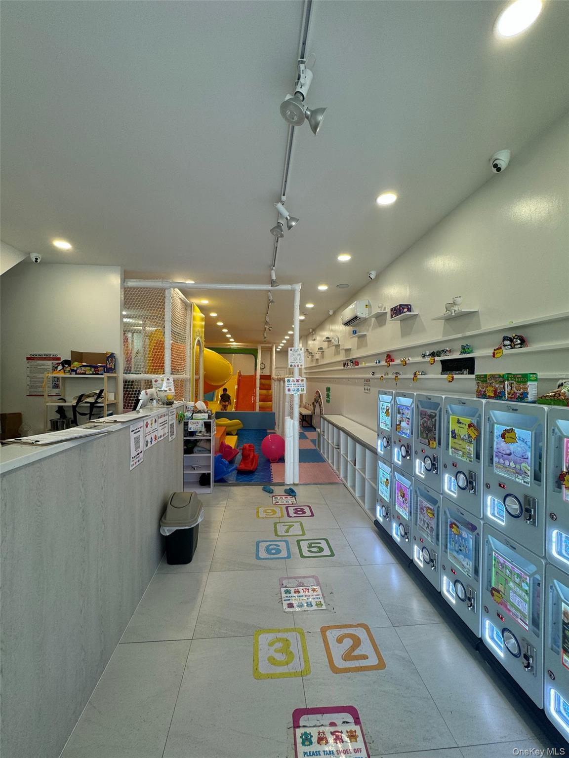 Business Opportunity 3rd Brooklyn, NY 11209, MLS-901125-11