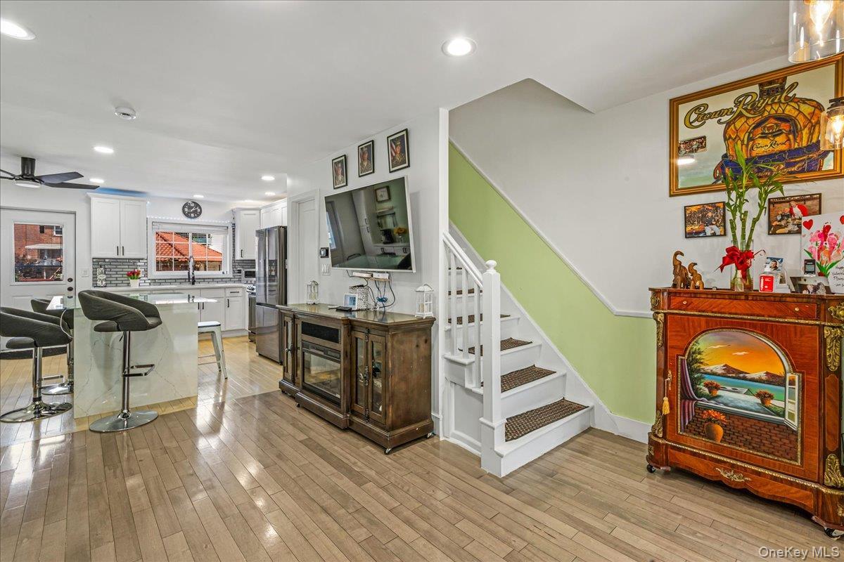 Single Family Bronxdale  Bronx, NY 10462, MLS-901176-4