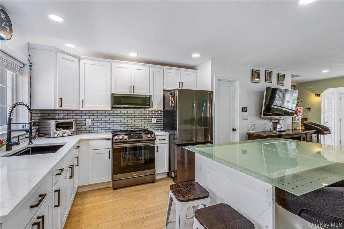 Single Family Bronxdale  Bronx, NY 10462, MLS-901176-7