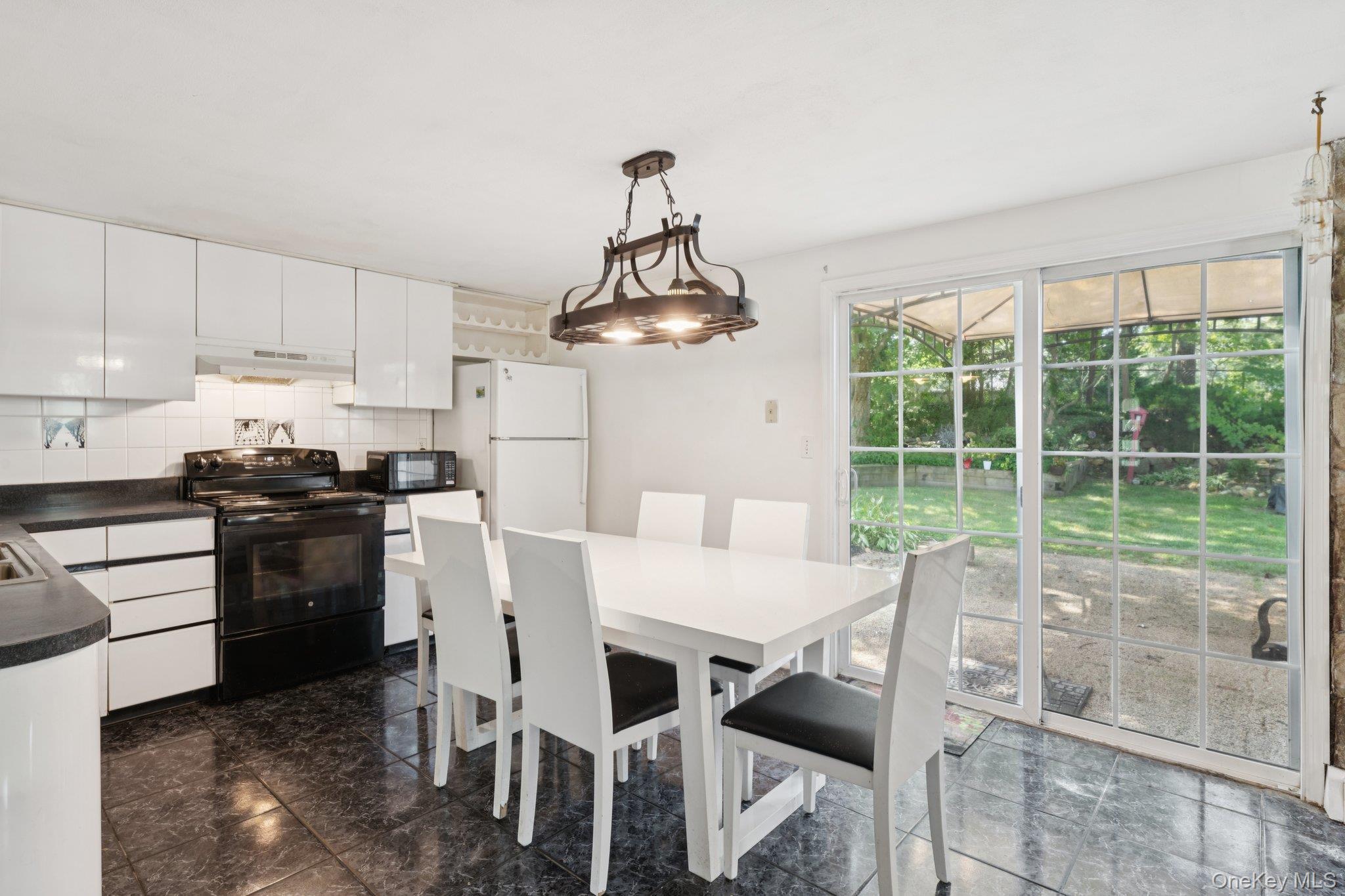 Single Family Clarkson  Suffolk County, NY 11738, MLS-901203-10