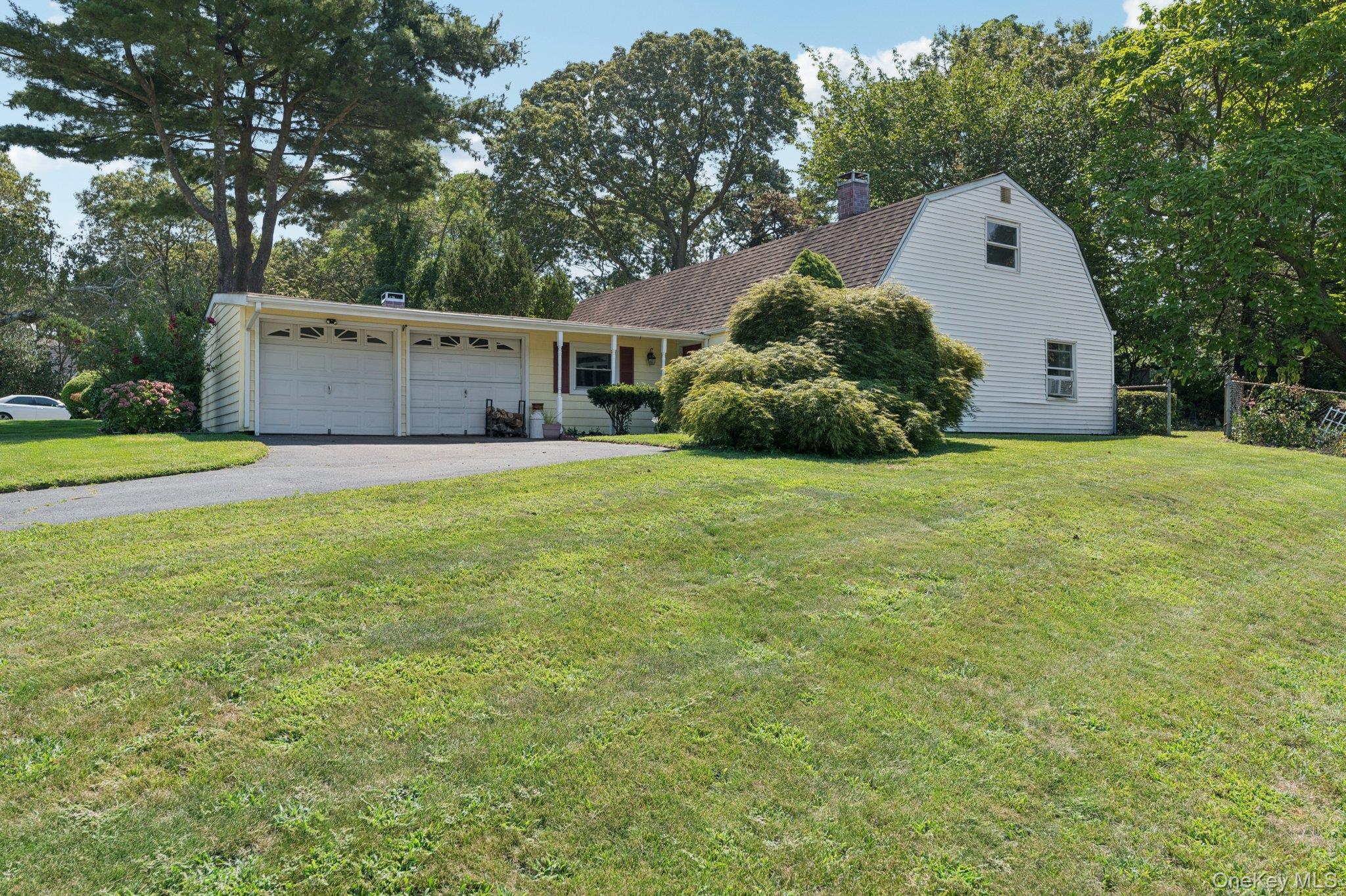 Single Family Clarkson  Suffolk County, NY 11738, MLS-901203-2