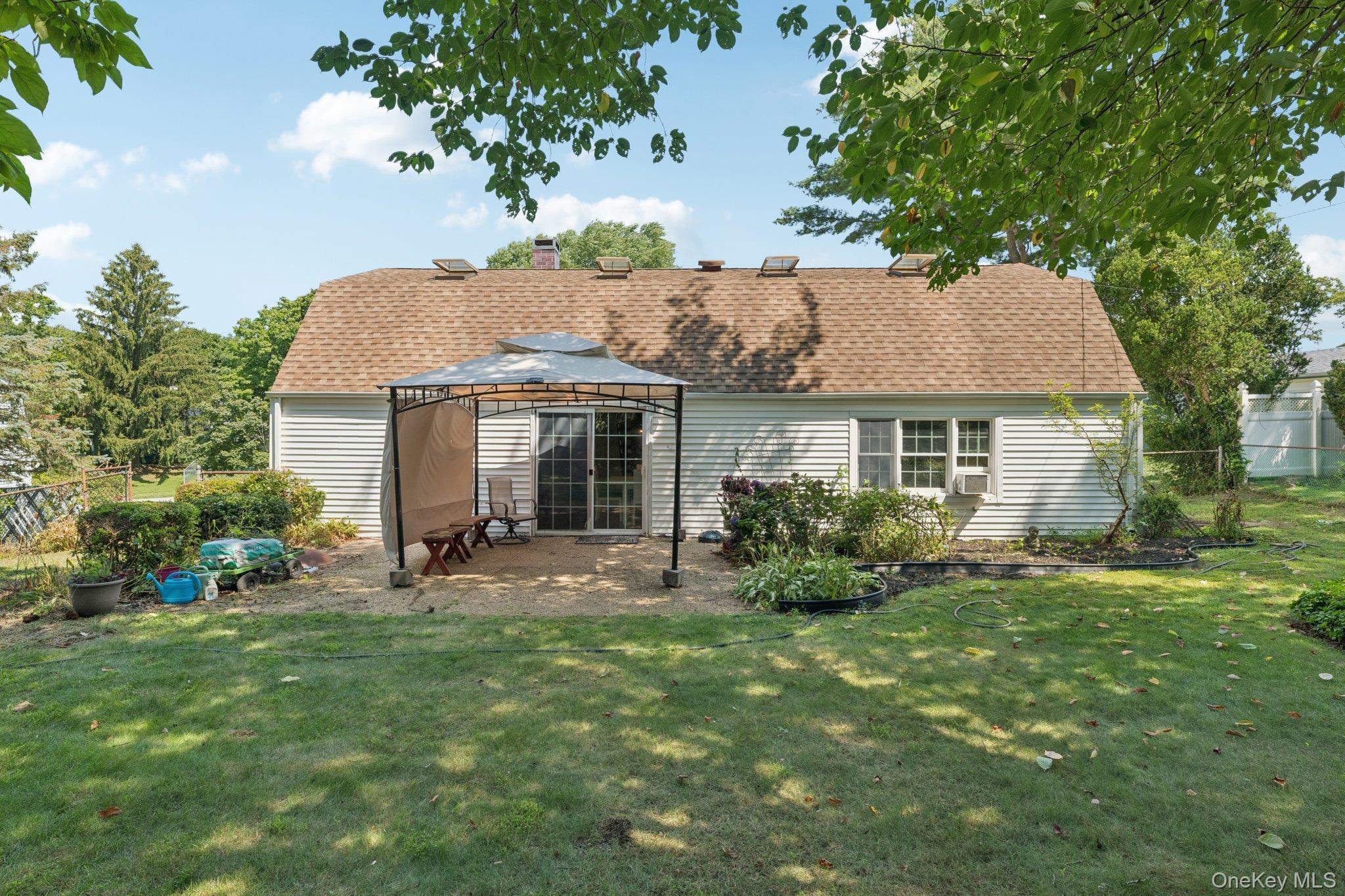 Single Family Clarkson  Suffolk County, NY 11738, MLS-901203-31