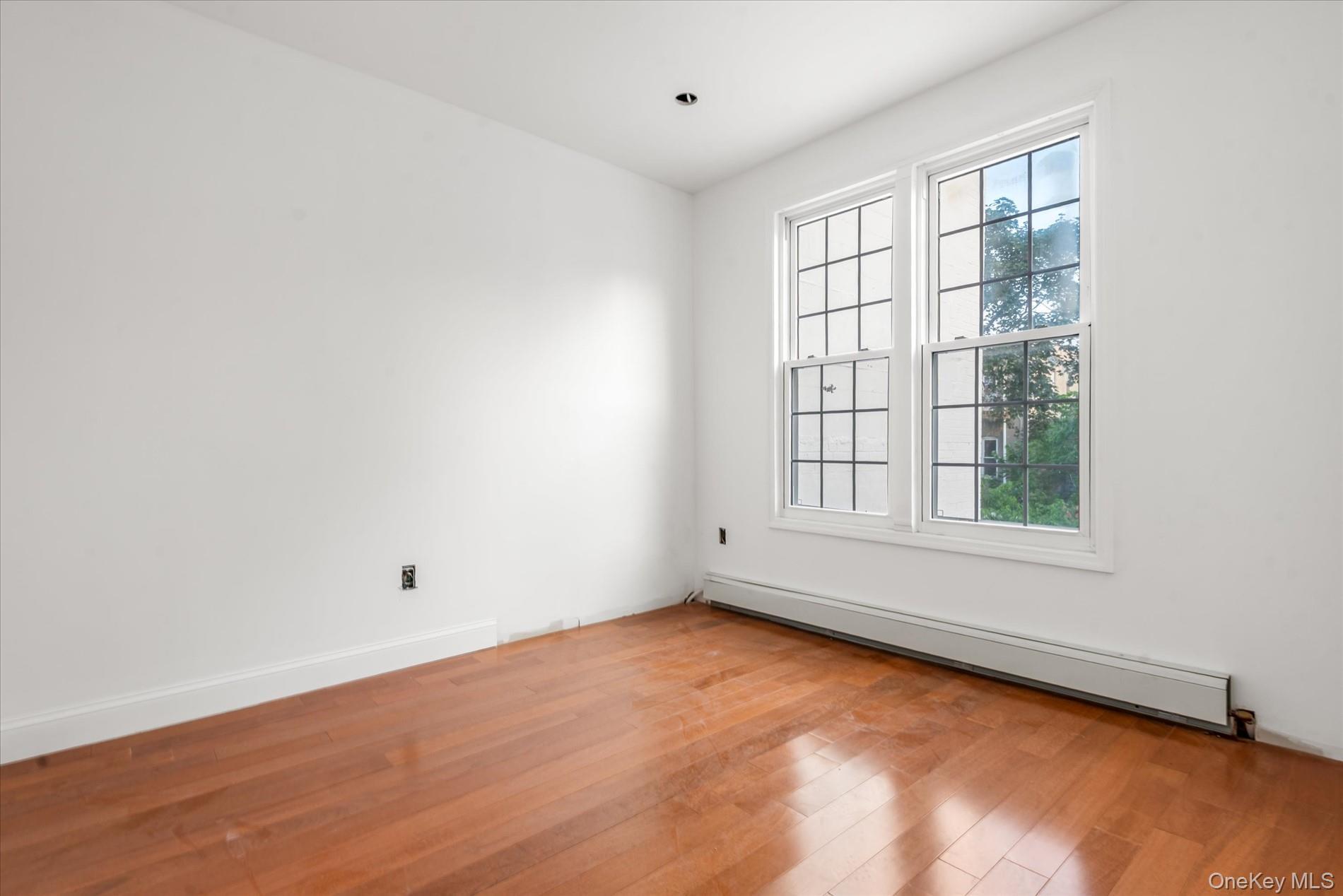 Single Family Welling  Queens, NY 11102, MLS-901226-15