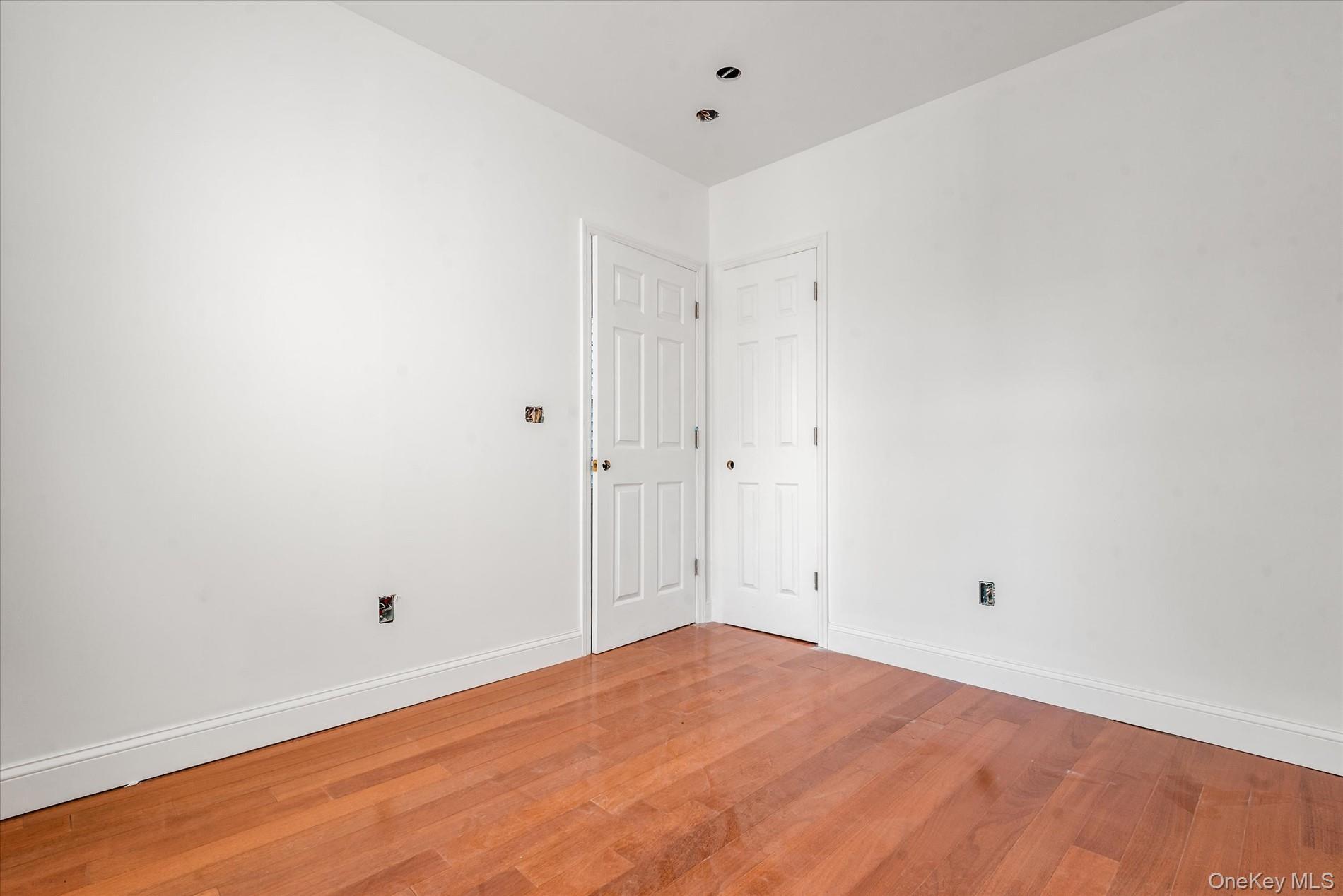 Single Family Welling  Queens, NY 11102, MLS-901226-16