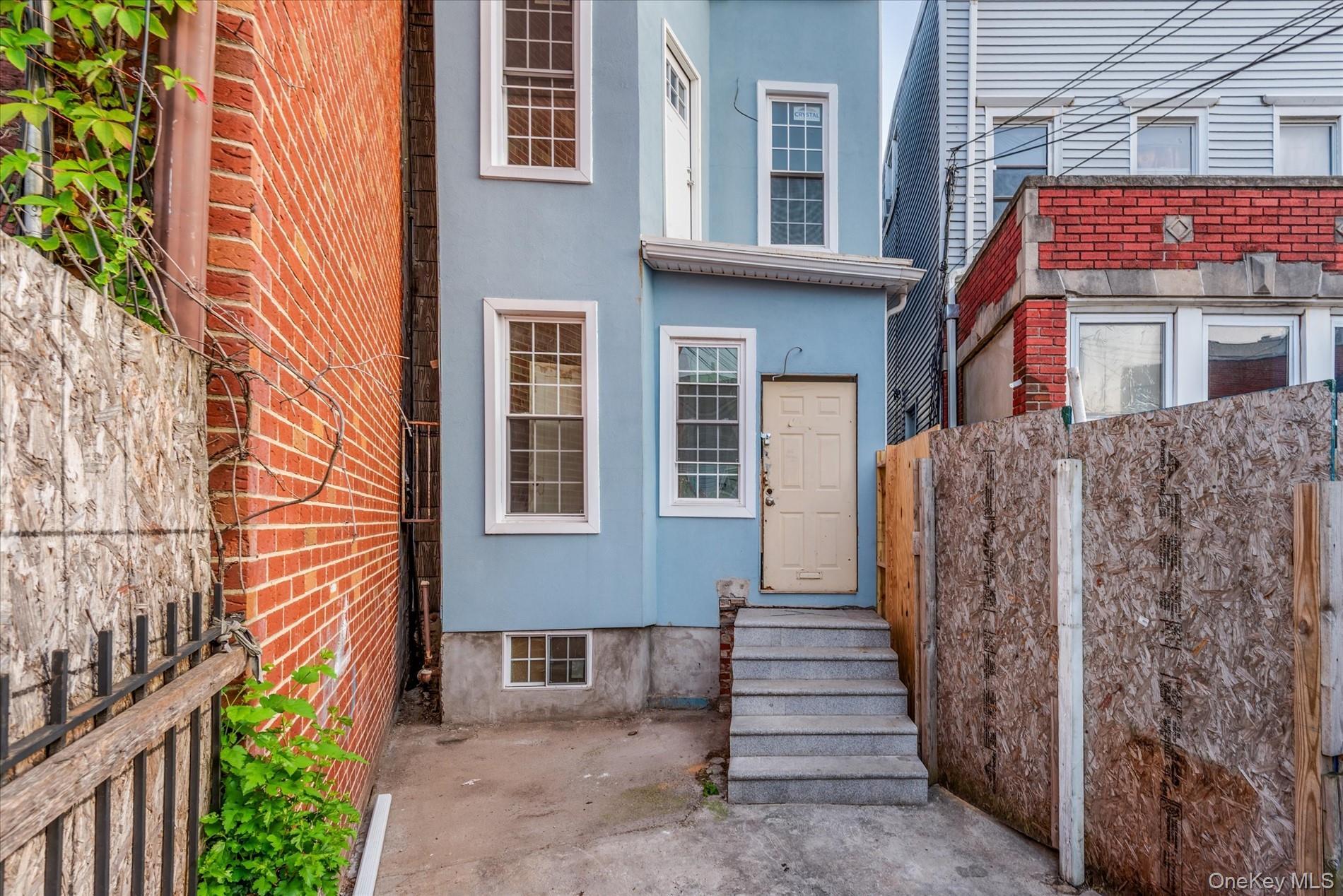 Single Family Welling  Queens, NY 11102, MLS-901226-2